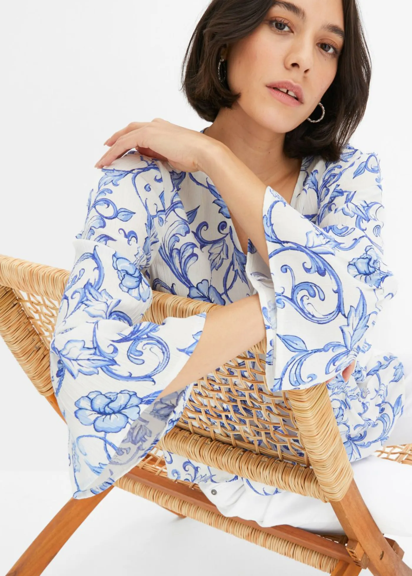 bonprix bonprix Túnica de viscosa estructurada Blanco-azul Discount
