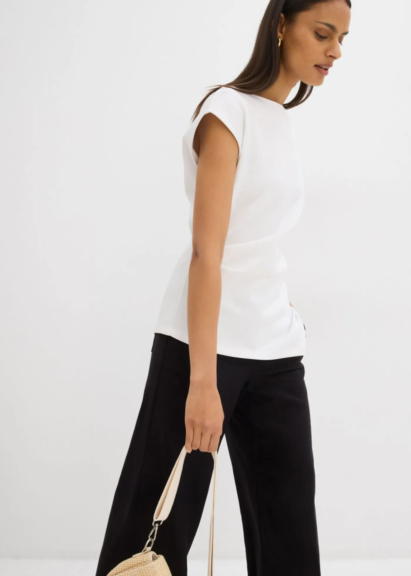 bonprix bonprix Top asimétrico de cómodo tejido de neopreno Blanco Sale