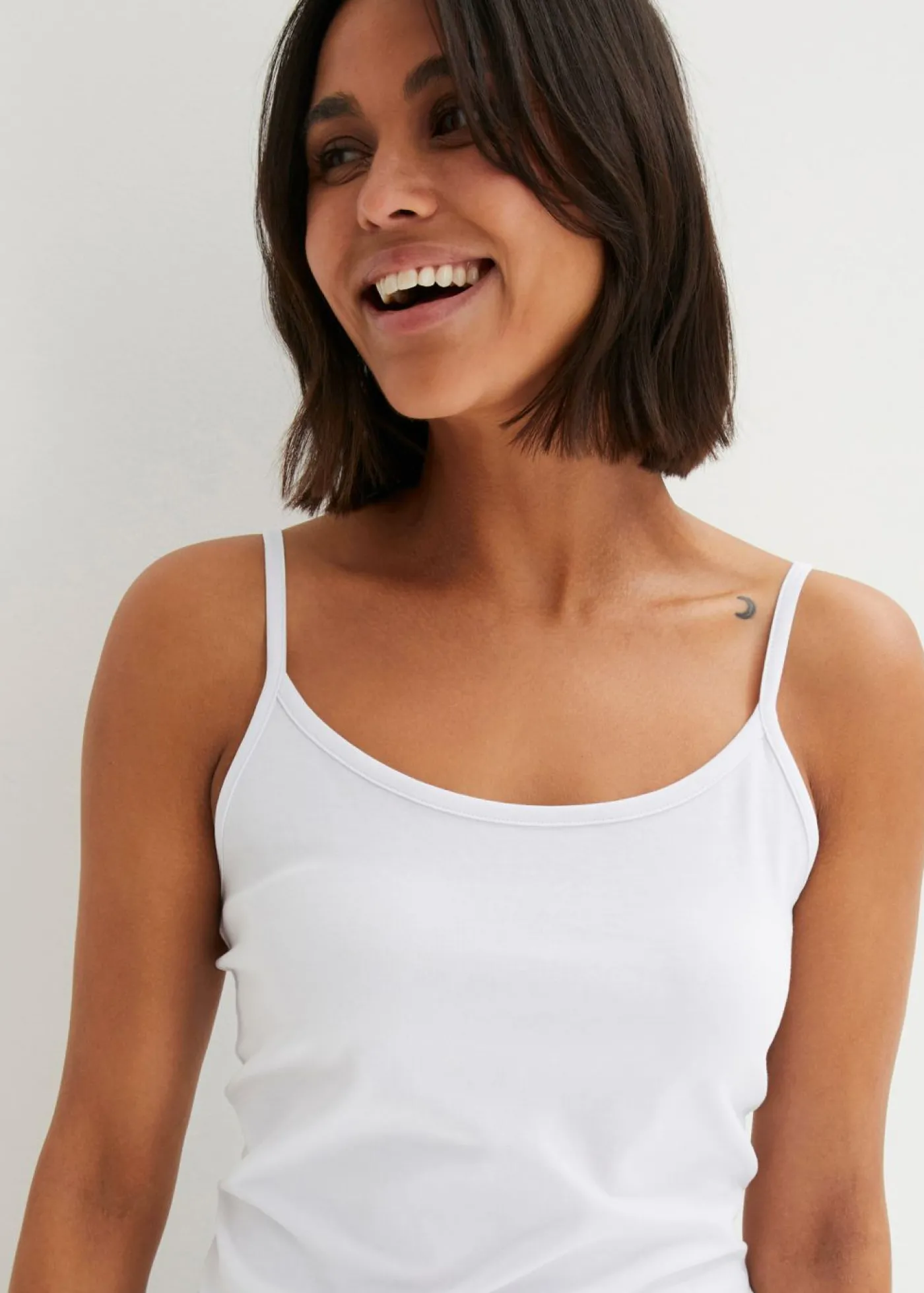 bonprix bonprix Top de algodón orgánico puro con tirantes finos (2 unidades) Blanco-negro Hot