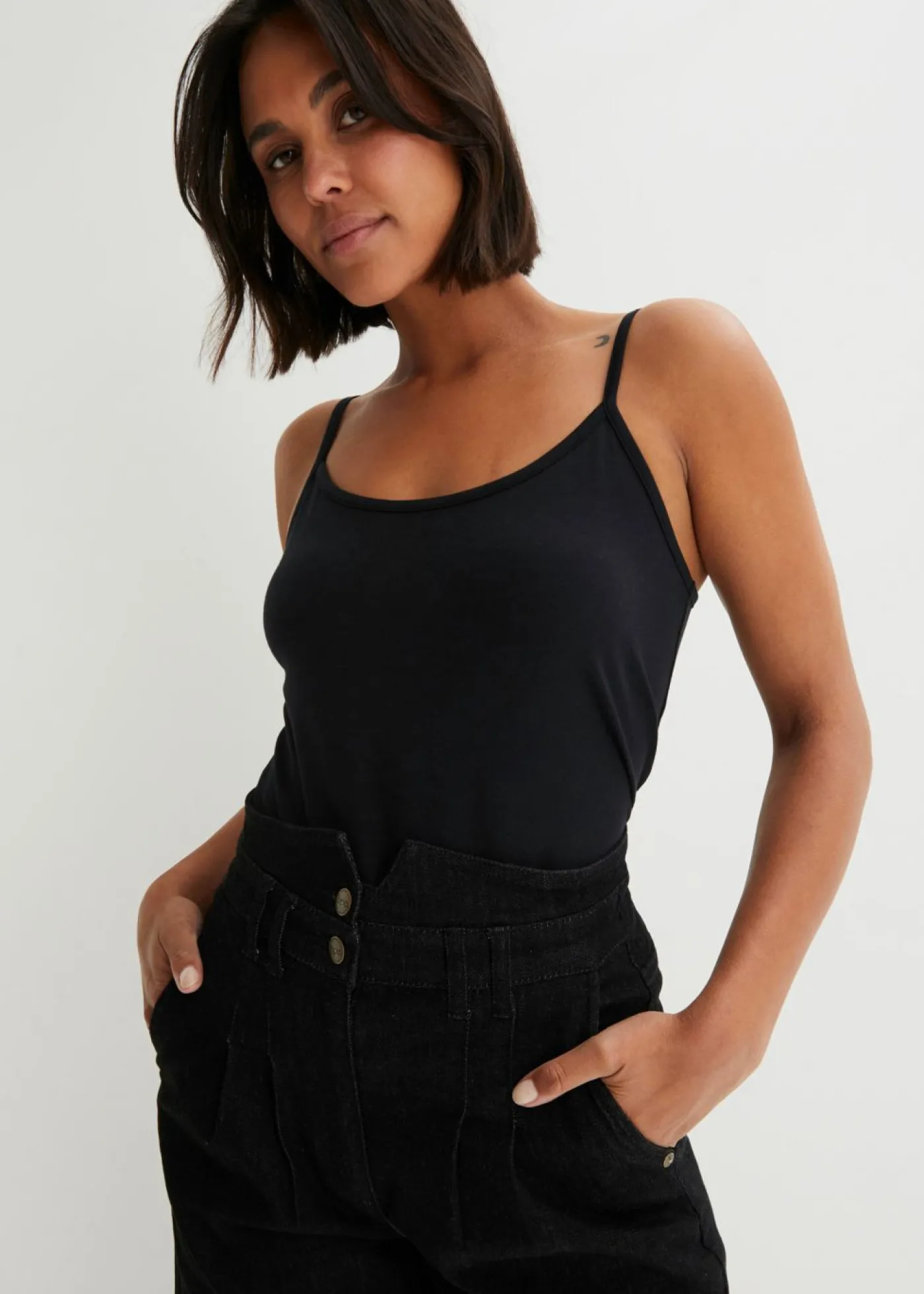 bonprix bonprix Top de algodón orgánico puro con tirantes finos (2 unidades) Negro Hot
