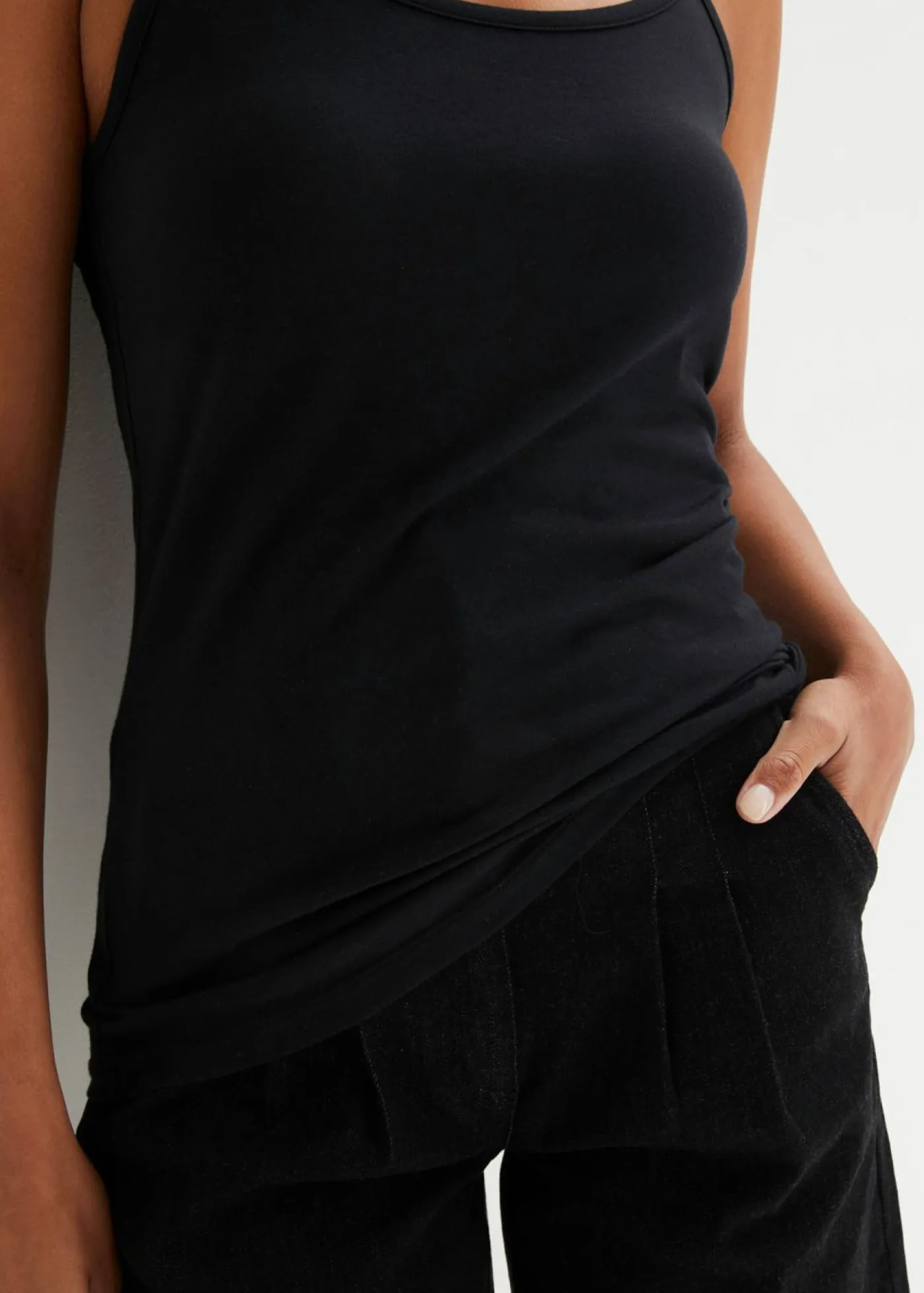 bonprix bonprix Top de algodón orgánico puro con tirantes finos (2 unidades) Negro Hot