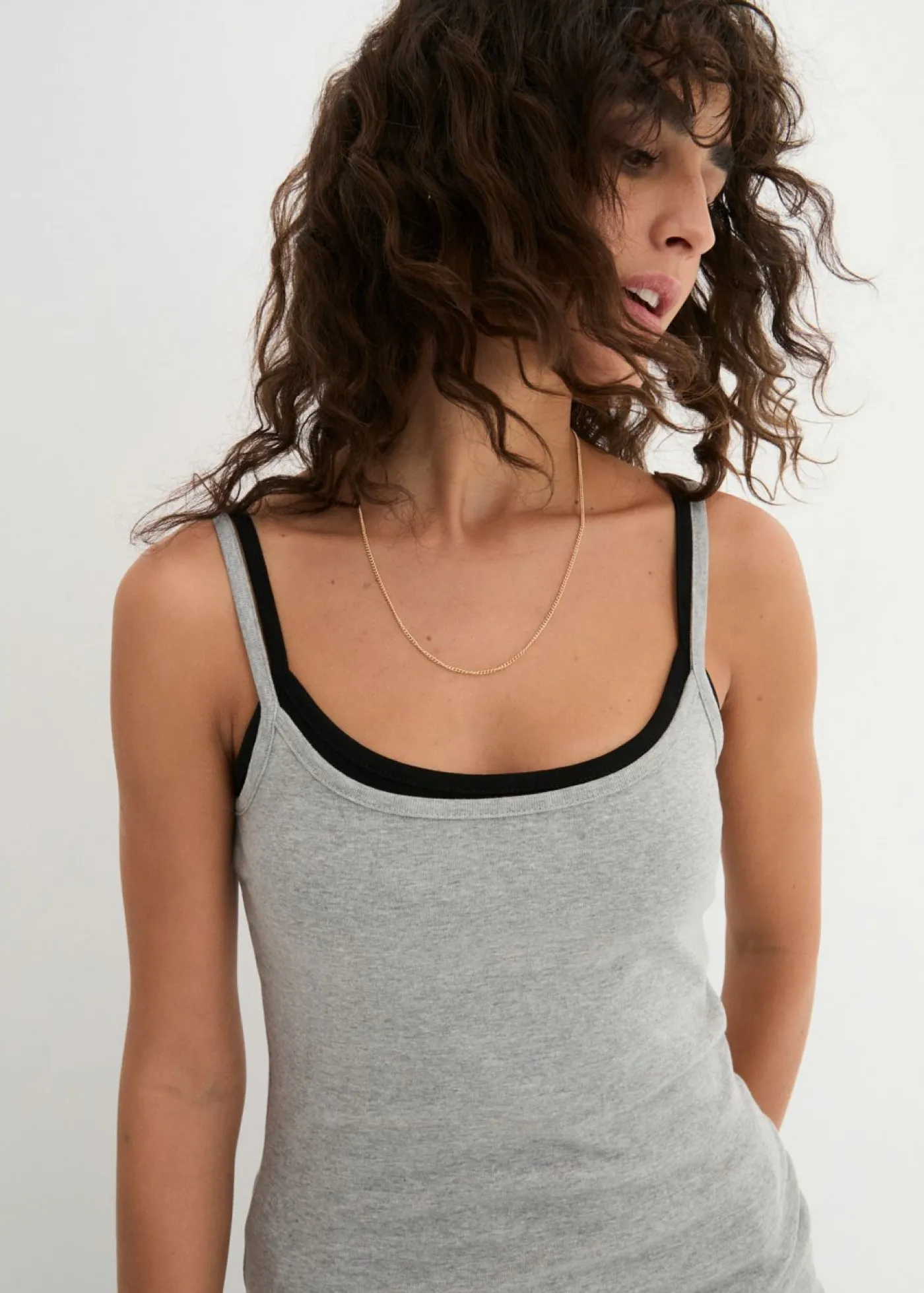 bonprix bonprix Top de algodón puro con tirantes finos (3 unidades) Blanco + gris claro jaspeado + negro Online
