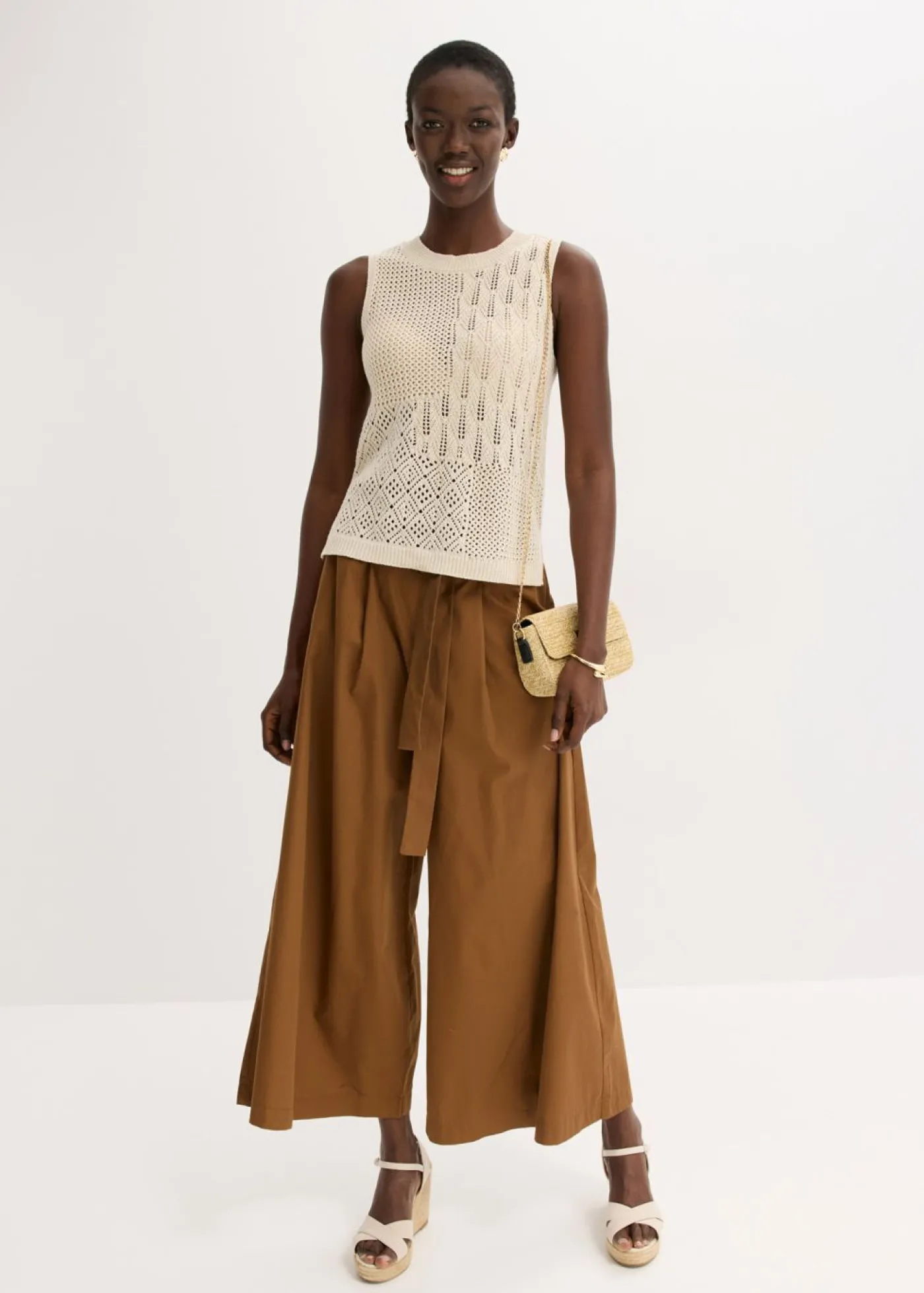bonprix bonprix Top de punto ajour con fibras metalizadas beige natural-oro metalizado Outlet