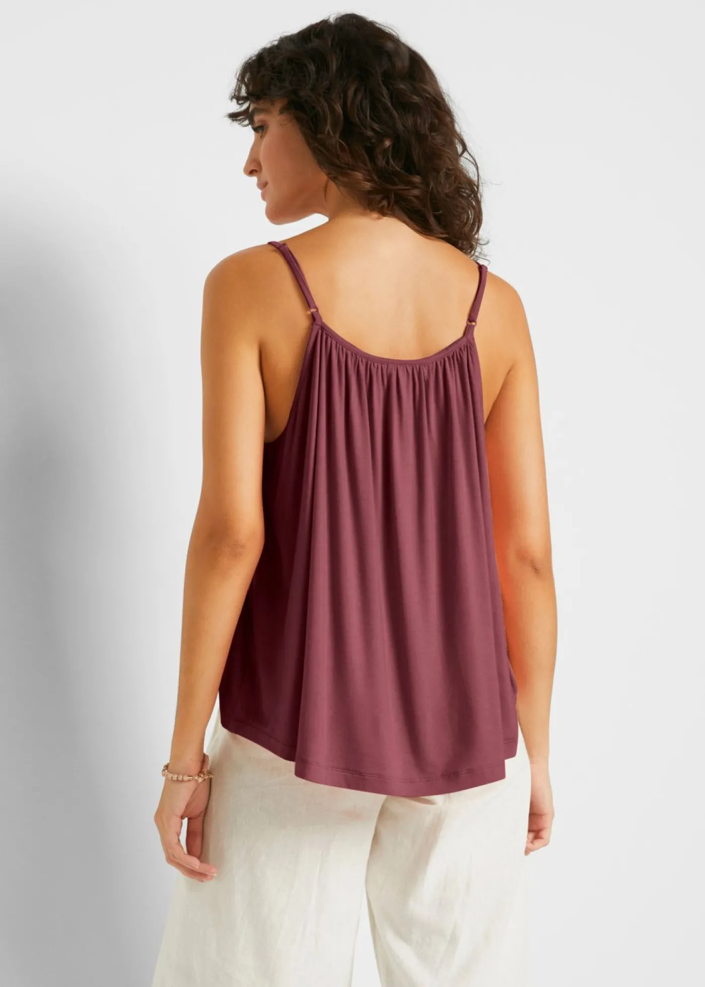 bonprix bonprix Top de viscosa fluida con tirantes finos mora oscuro Clearance