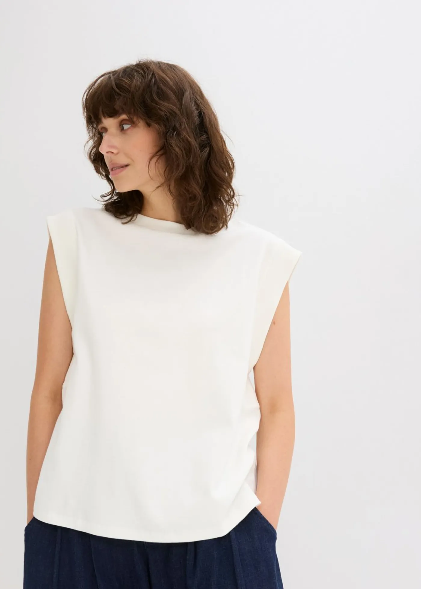 bonprix bonprix Top holgado con inserto de canalé en las mangas Blanco lana Hot