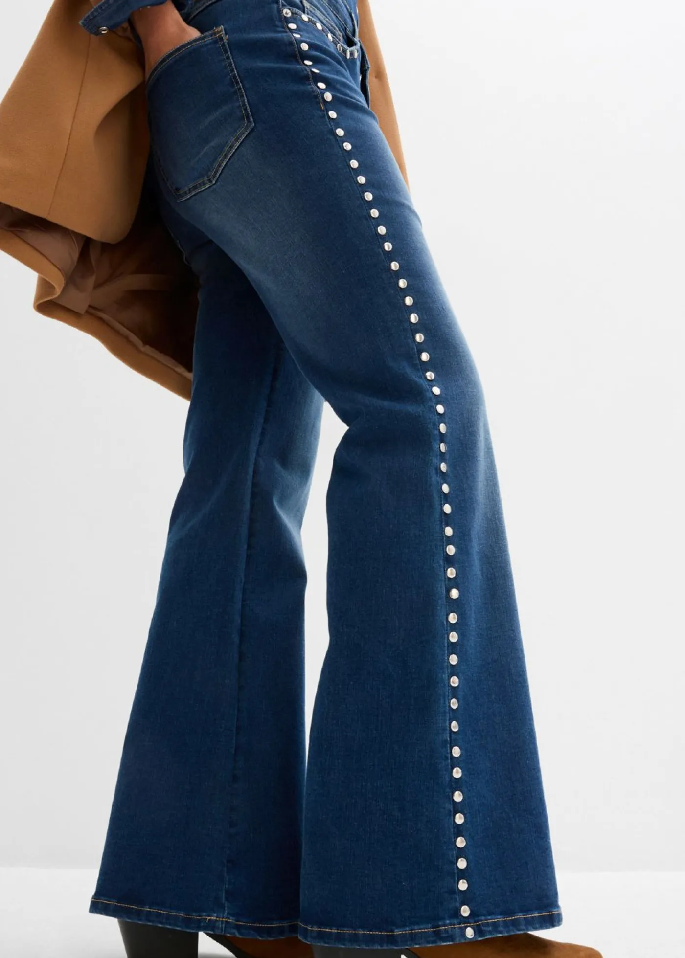 bonprix bonprix Vaqueros acampanados de talle alto con ribete de tachuelas Azul piedra usado Sale
