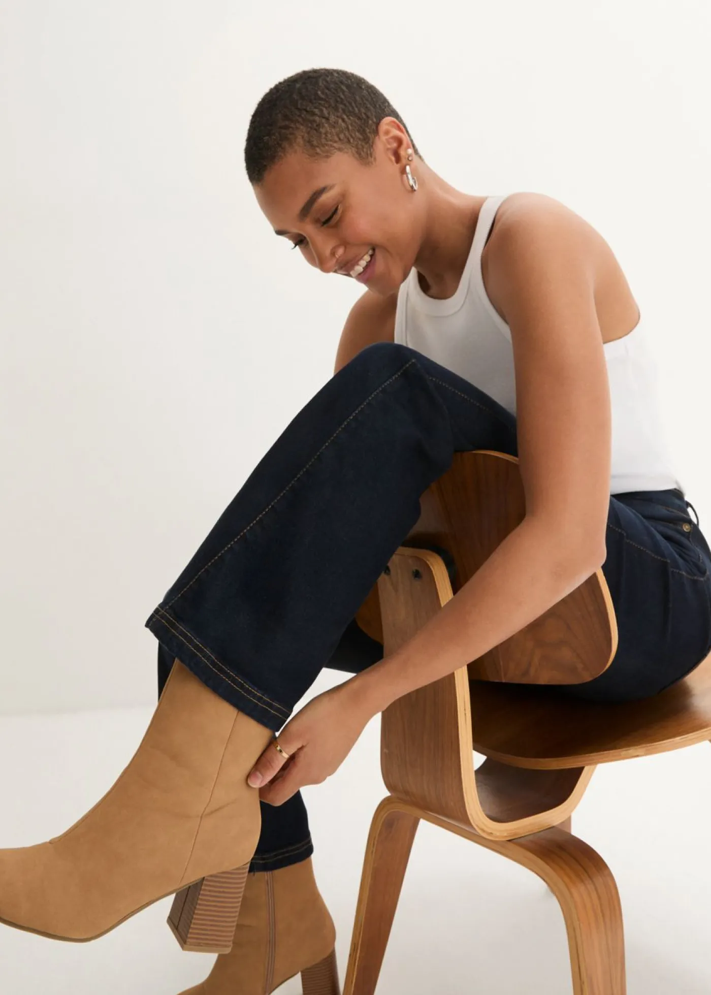 bonprix bonprix Vaqueros bootcut, high waist, cintura cómoda Azul oscuro denim Outlet