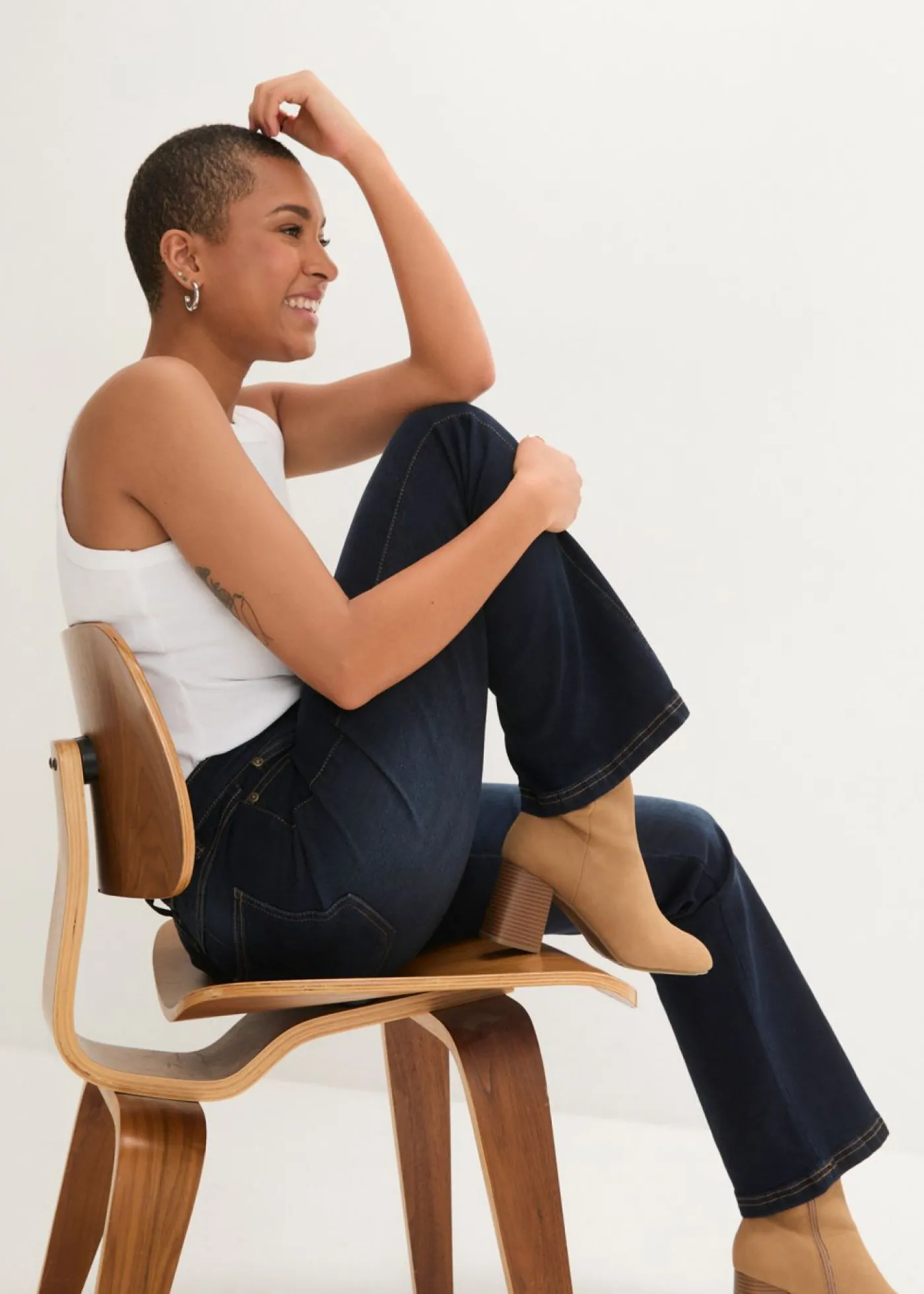 bonprix bonprix Vaqueros bootcut, high waist, cintura cómoda Azul oscuro denim Outlet