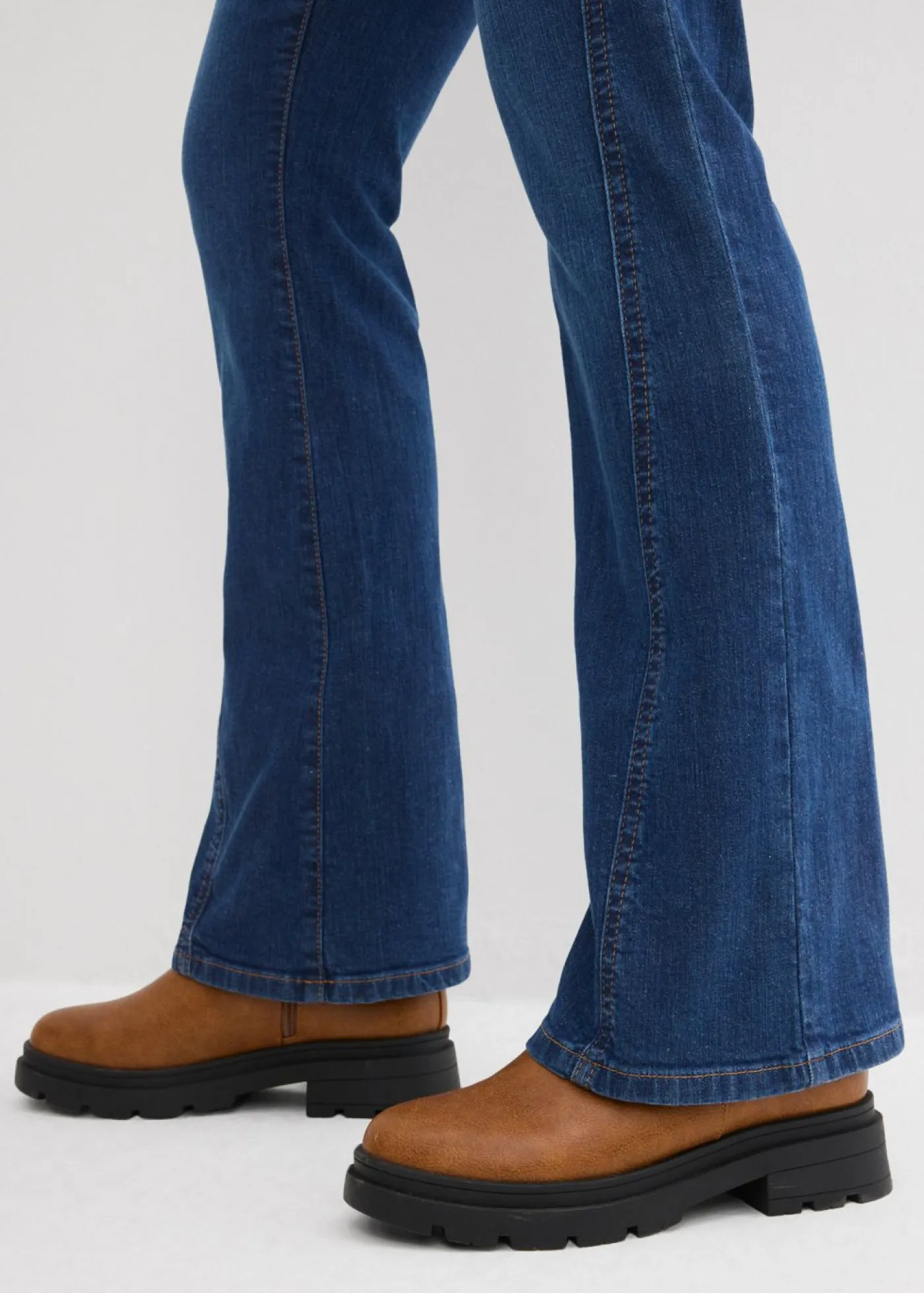 bonprix bonprix Vaqueros bootcut, high waist azul oscuro denim usado Discount