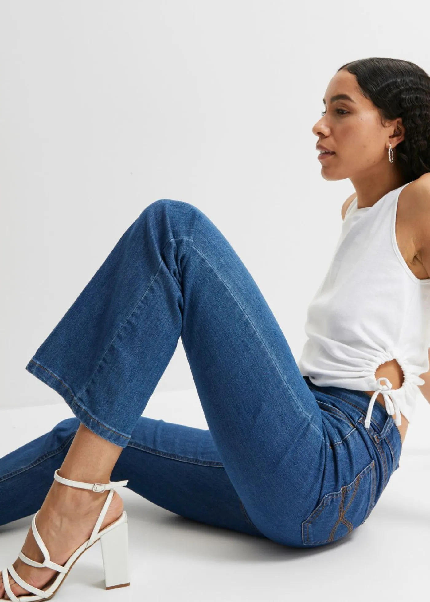 bonprix bonprix Vaqueros bootcut mid waist, elásticos Azul Hot