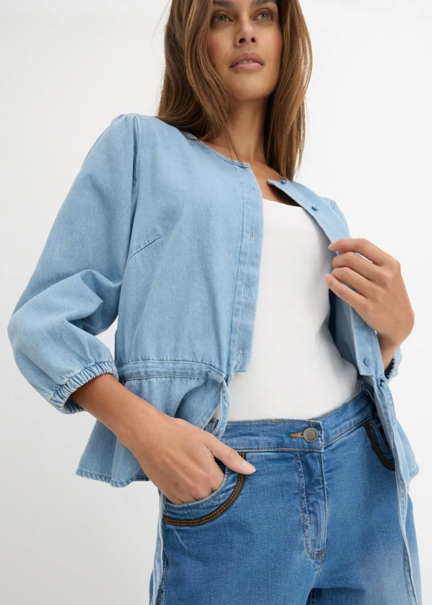 bonprix bonprix Vaqueros capri con corte ajustado y talle medio Azul piedra New