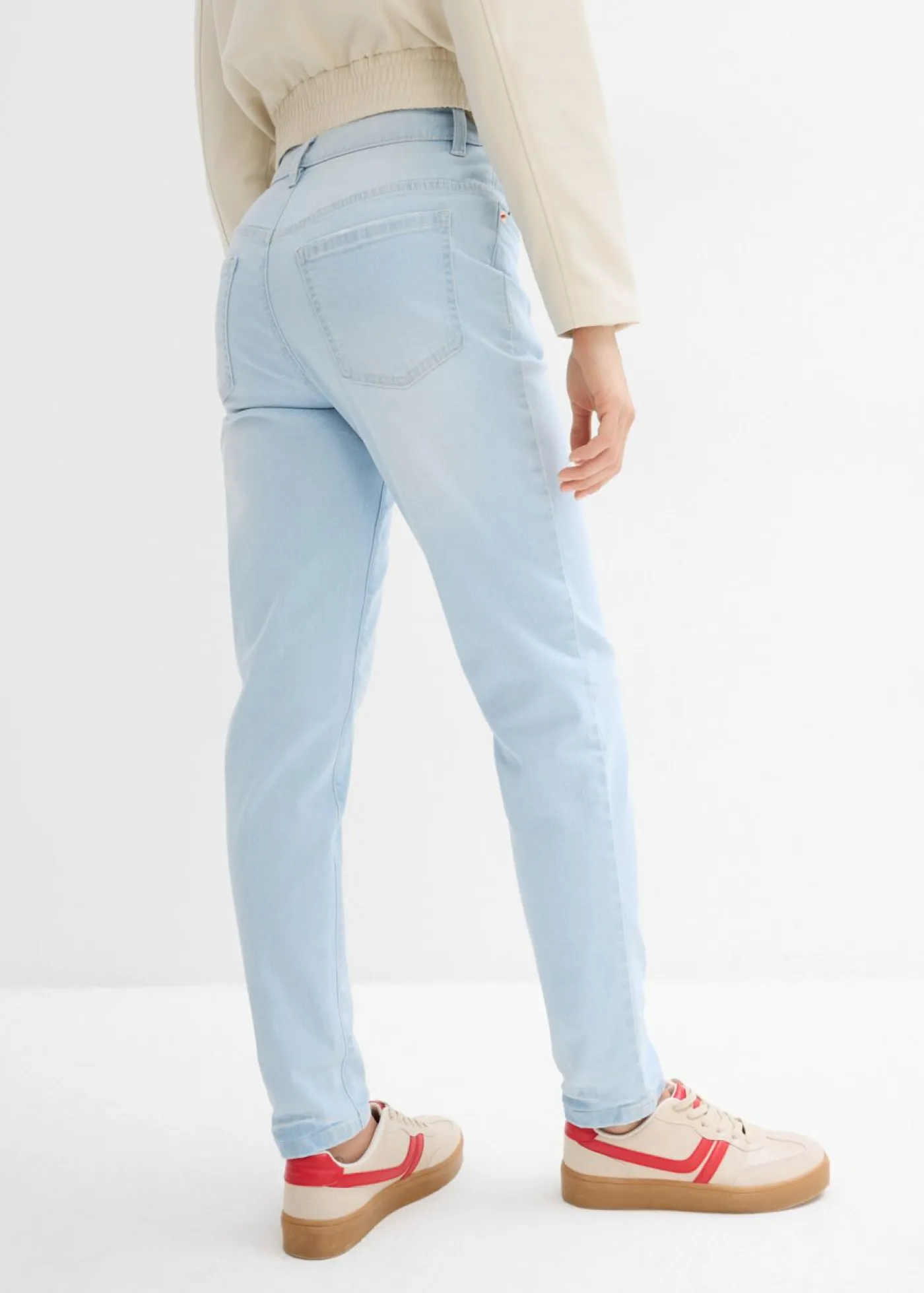 bonprix bonprix Vaqueros capri de talle alto con corte mom azul hielo denim usado