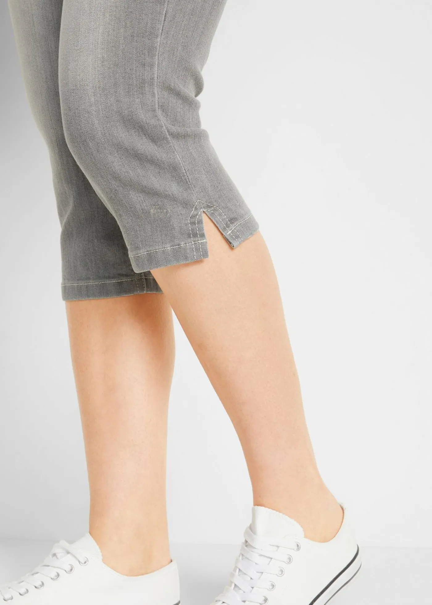 bonprix bonprix Vaqueros capri elásticos, cómodos, 2 unidades azul claro + negro desgastado Best
