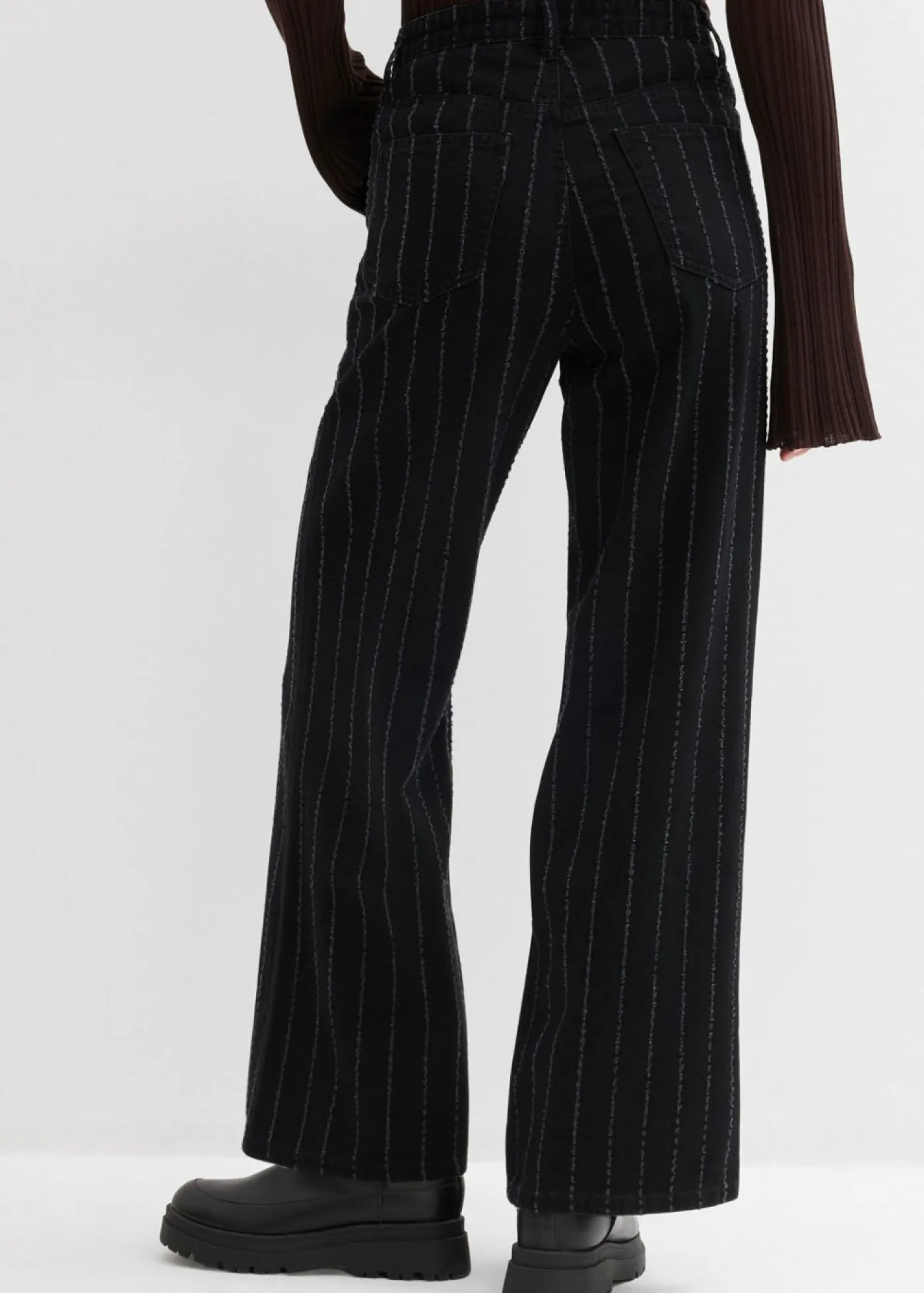 bonprix bonprix Vaqueros con perneras anchas, talle alto y efectos desgastados negro denim usado Best