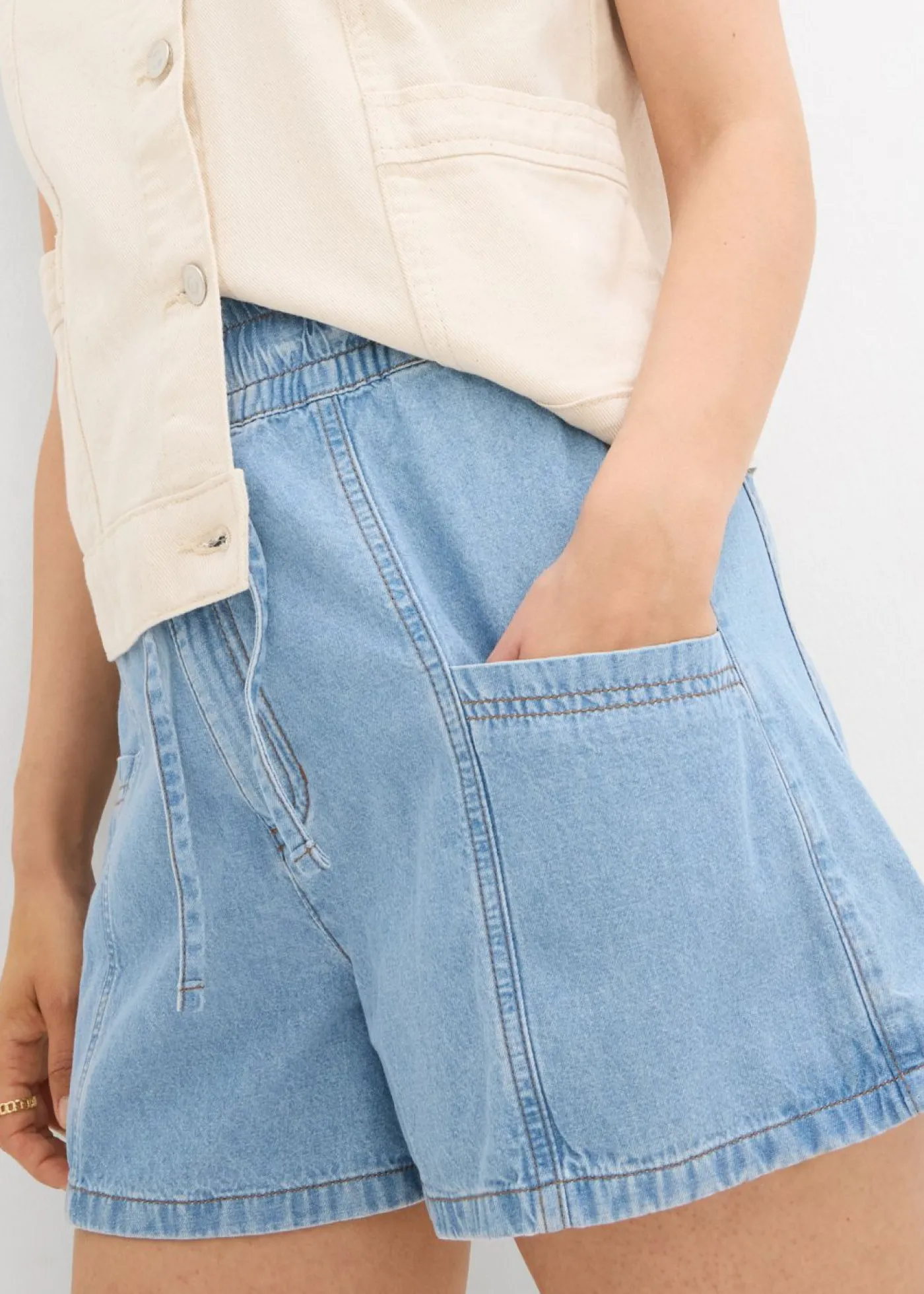 bonprix bonprix Vaqueros cortos con talle alto y cinturilla cómoda azul hielo denim usado Hot