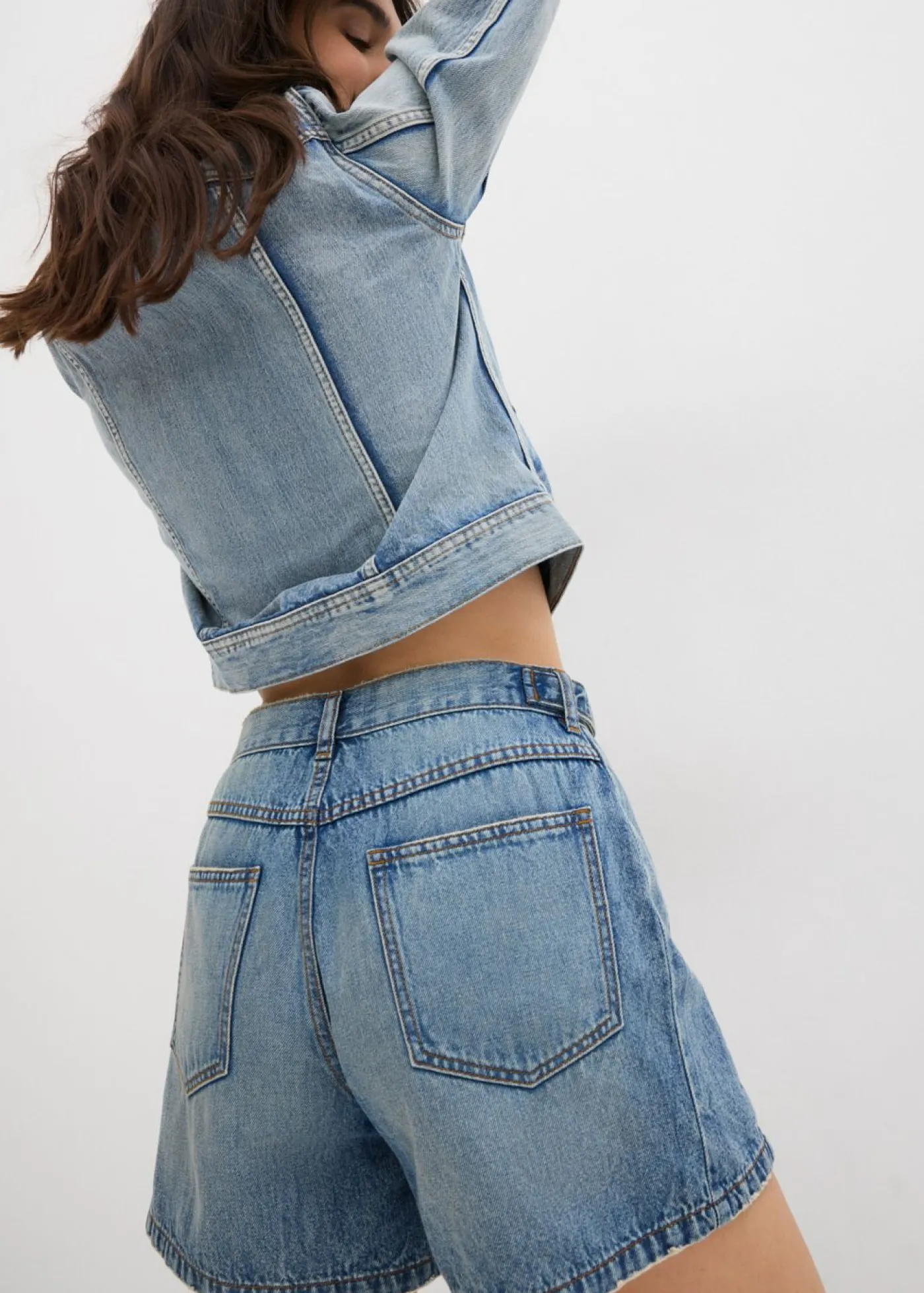 bonprix bonprix Vaqueros cortos poco elásticos con talle medio Azul piedra usado Clearance