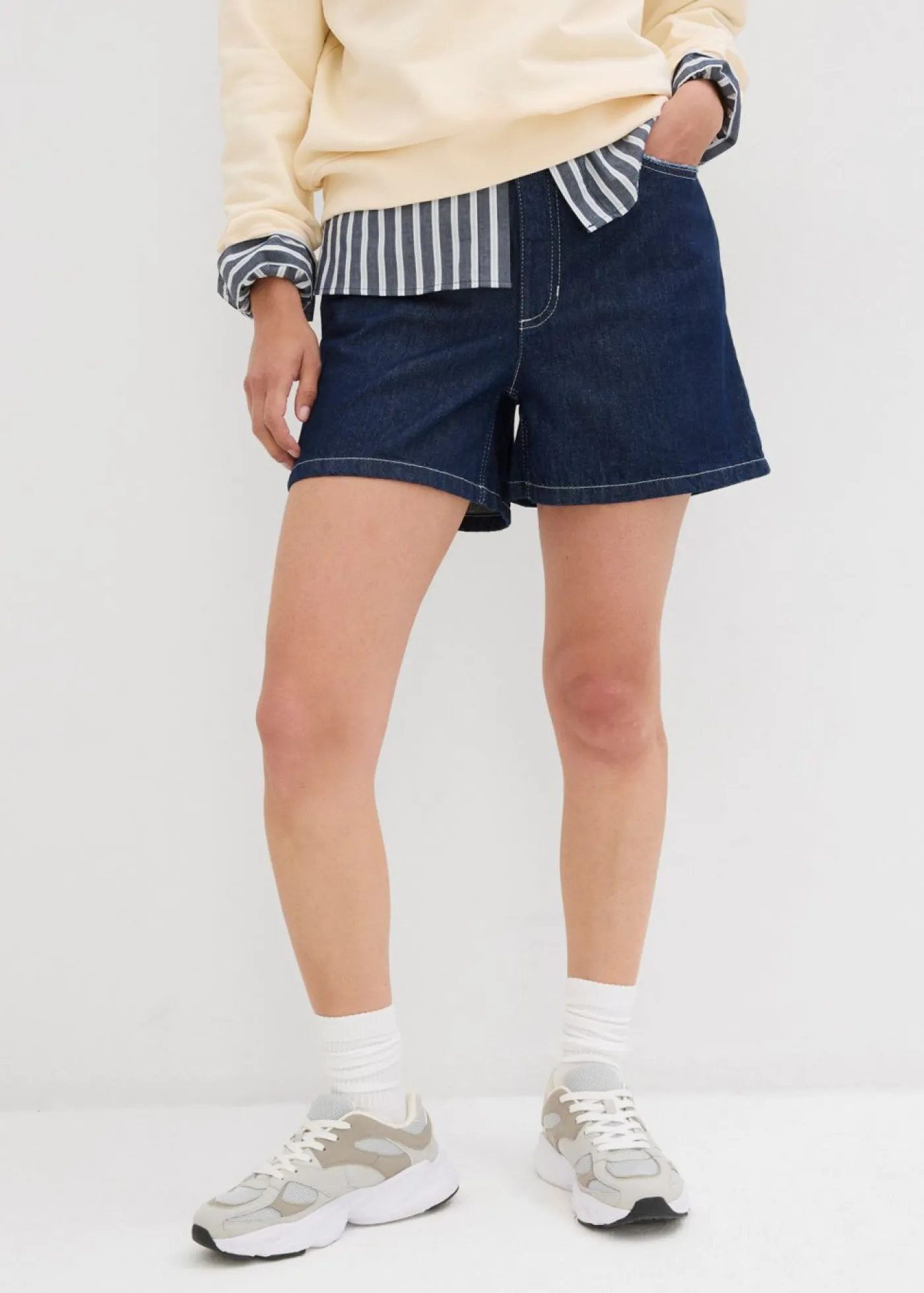 bonprix bonprix Vaqueros cortos poco elásticos con talle alto Azul oscuro denim Online