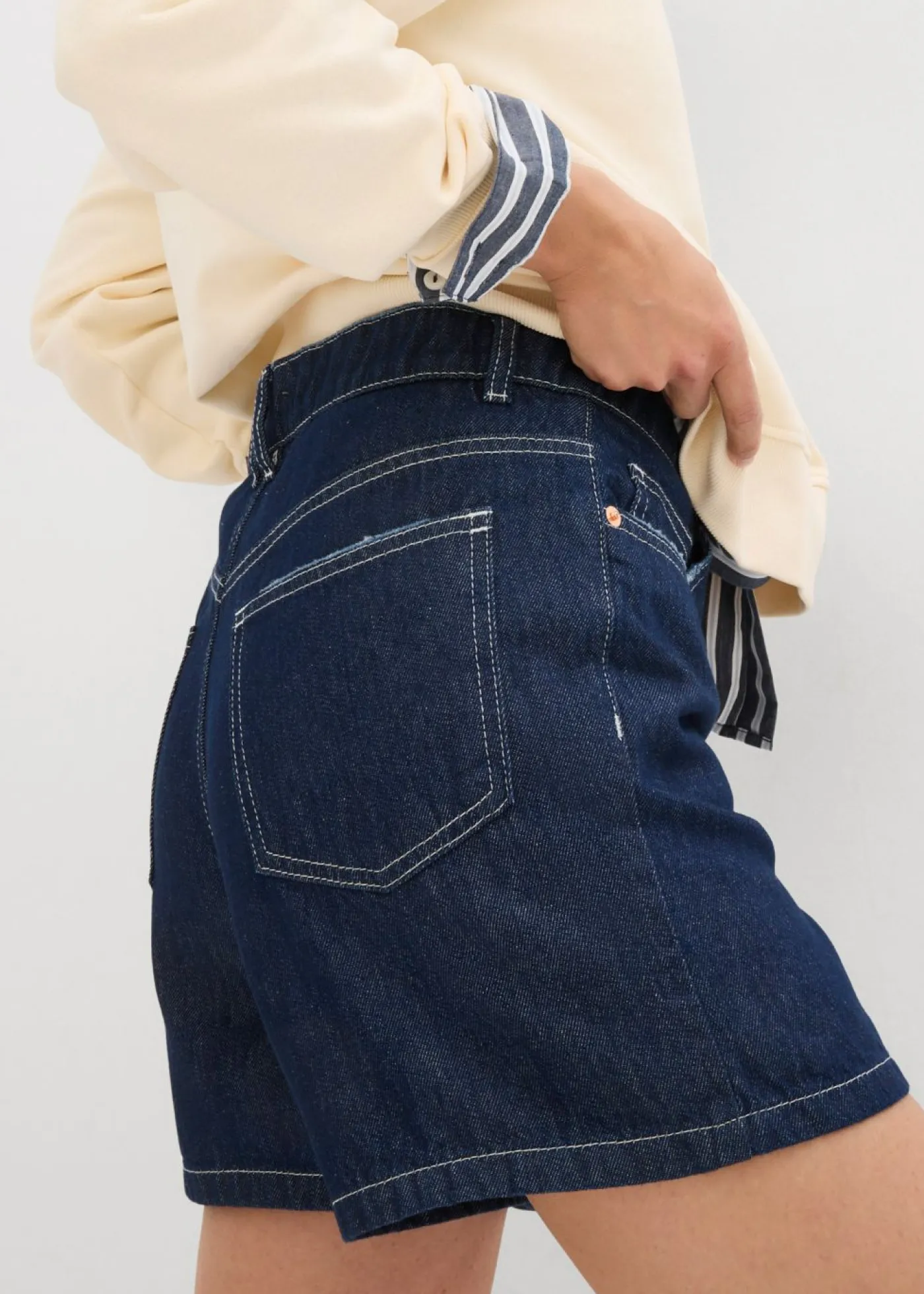 bonprix bonprix Vaqueros cortos poco elásticos con talle alto Azul oscuro denim Online