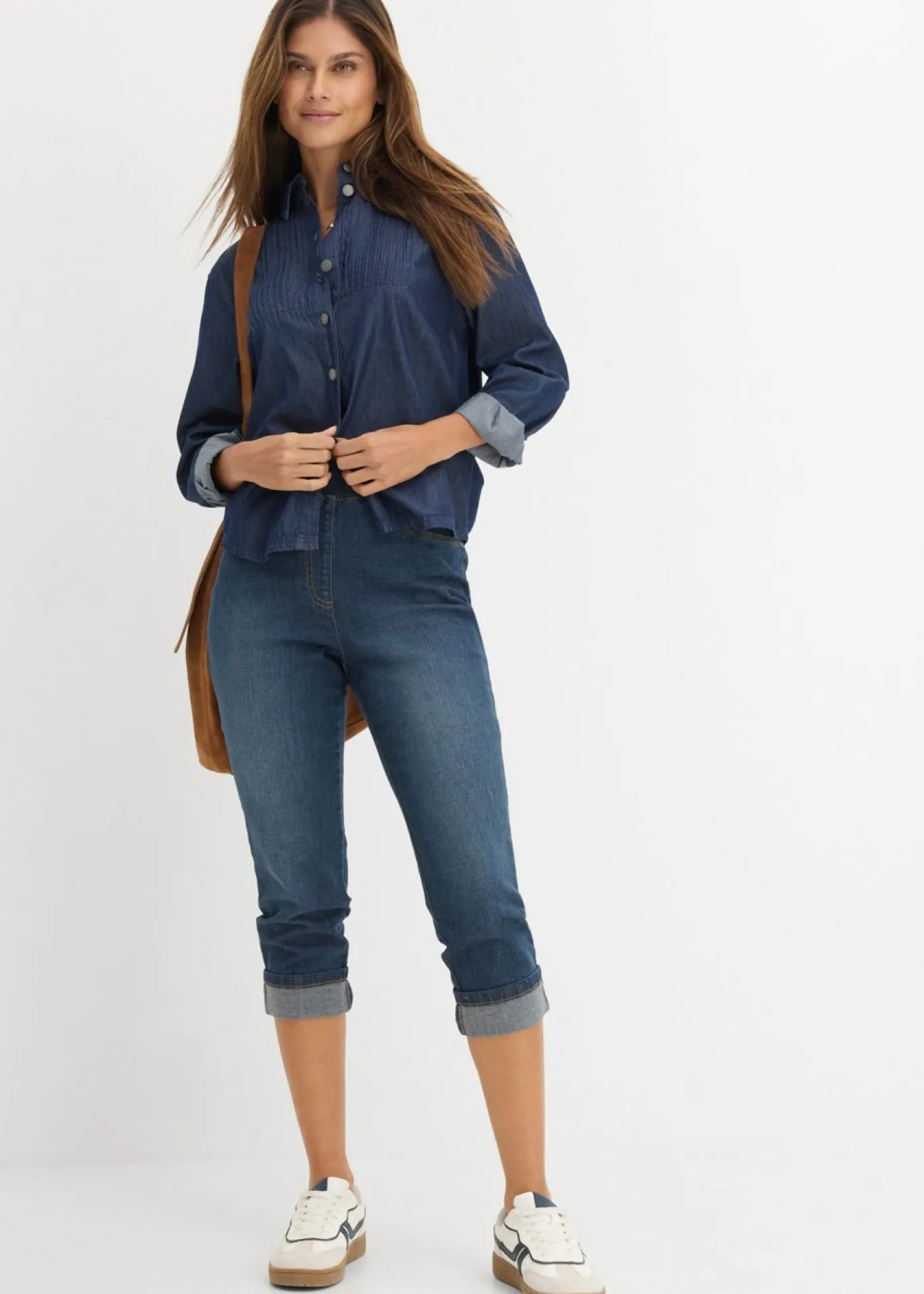 bonprix bonprix Vaqueros de algodón con talle medio y corte slim Azul oscuro vaquero Clearance