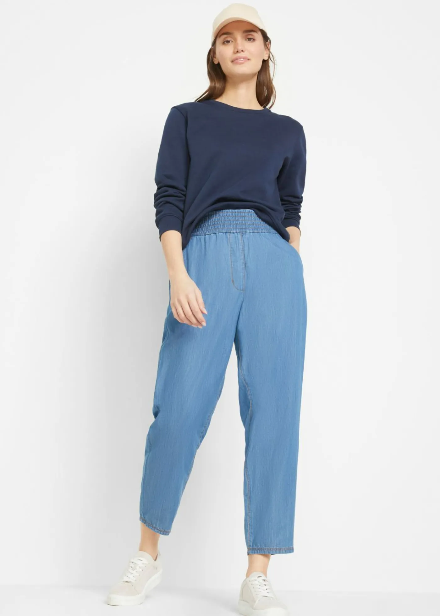 bonprix bonprix Vaqueros de algodón orgánico con talle alto y corte mom azul claro denim New