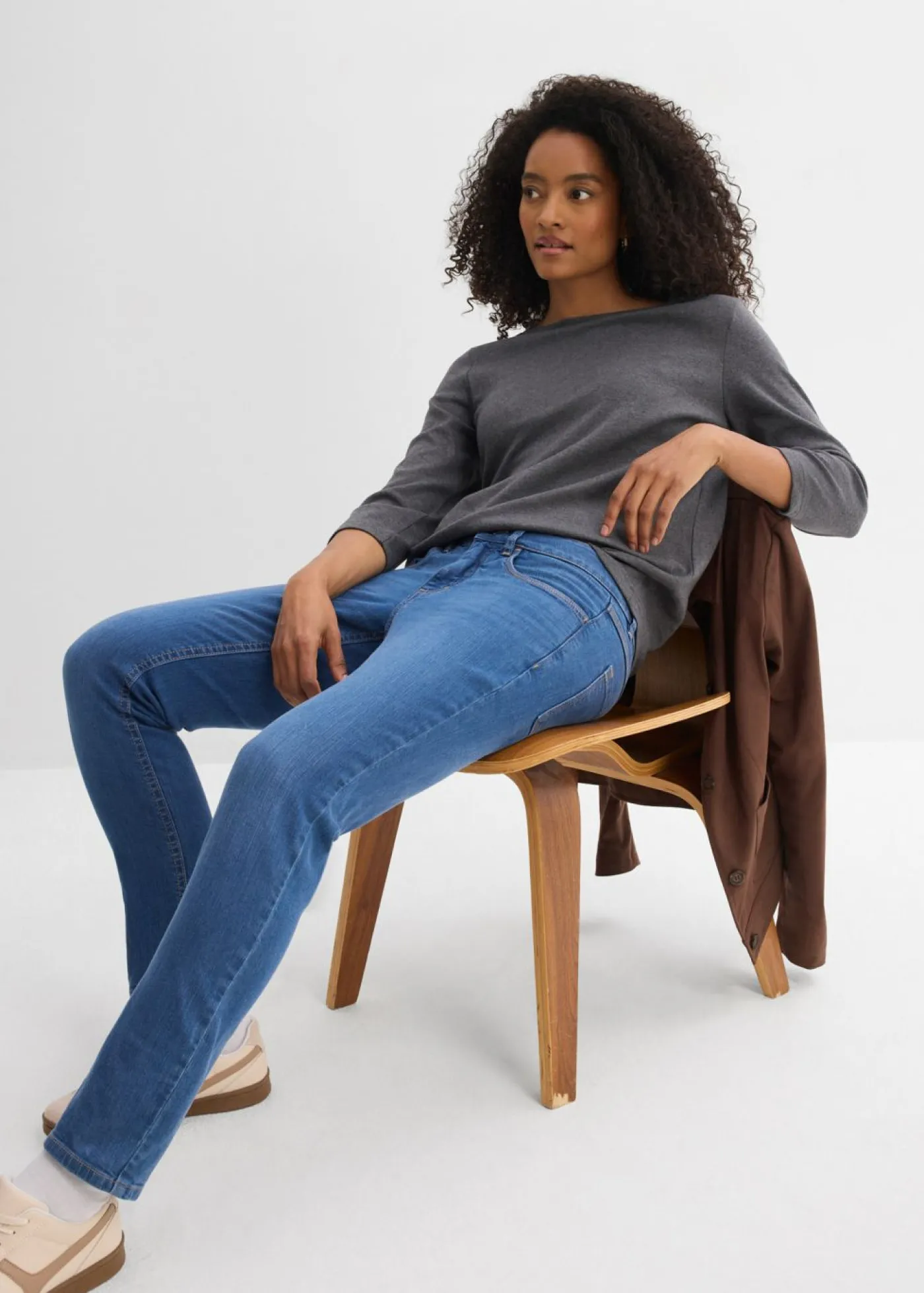 bonprix bonprix Vaqueros de algodón orgánico con corte slim y talle medio Azul piedra usado New