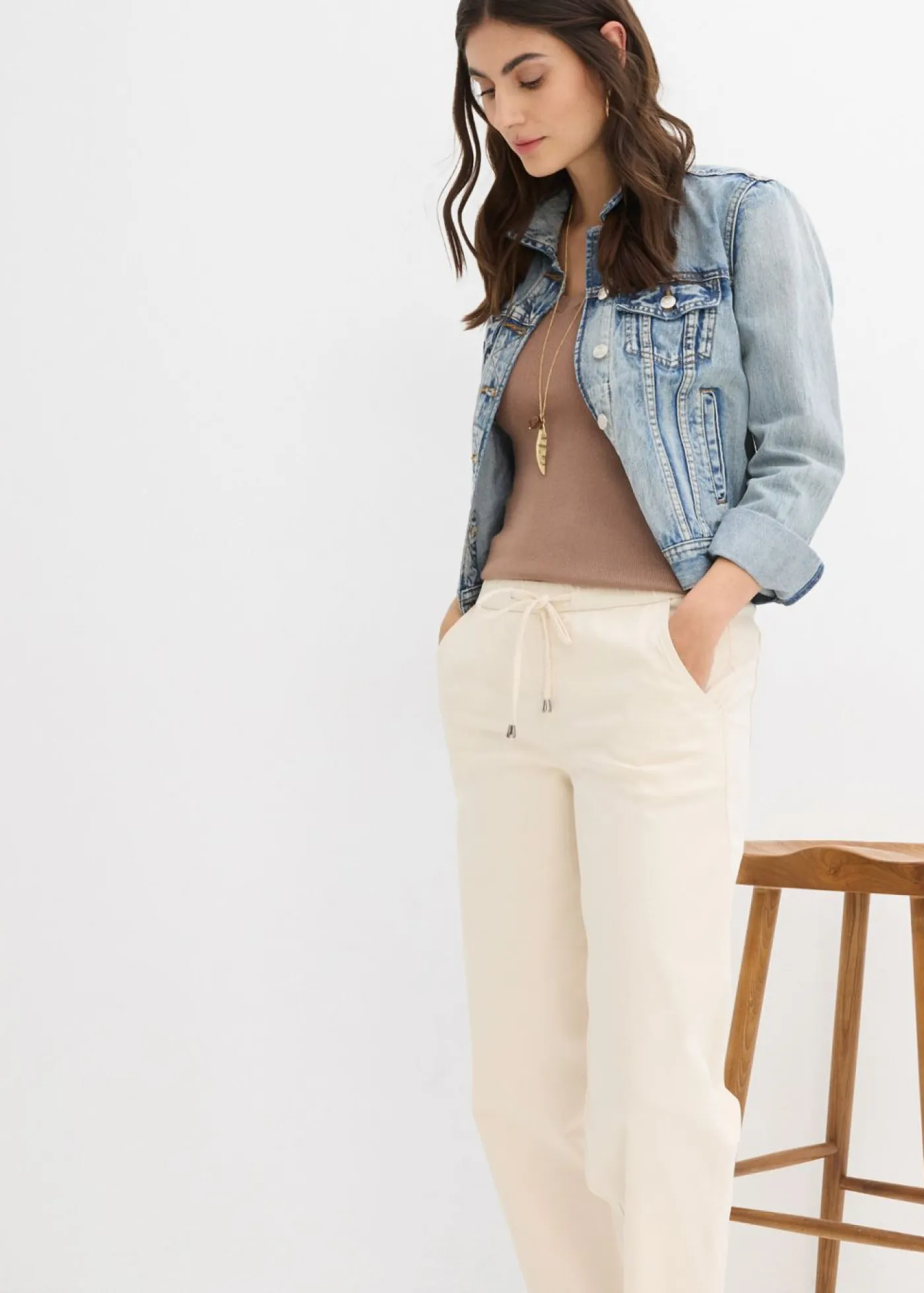 bonprix bonprix Vaqueros de corte barrel, mid waist, cintura cómoda Beige natural Hot