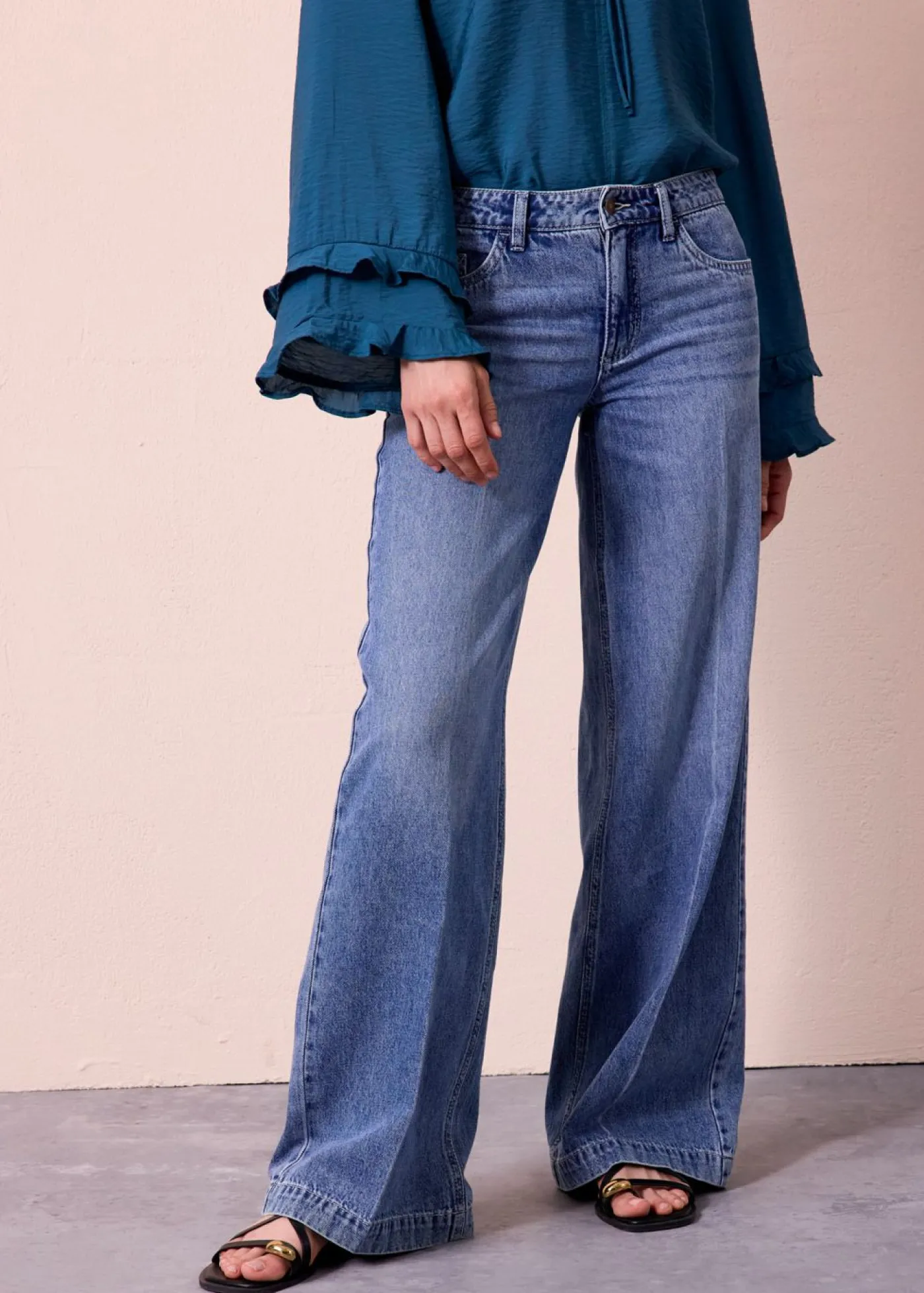 bonprix bonprix Vaqueros de pernera ancha, mid waist, largo completo y low stretch Azul piedra usado
