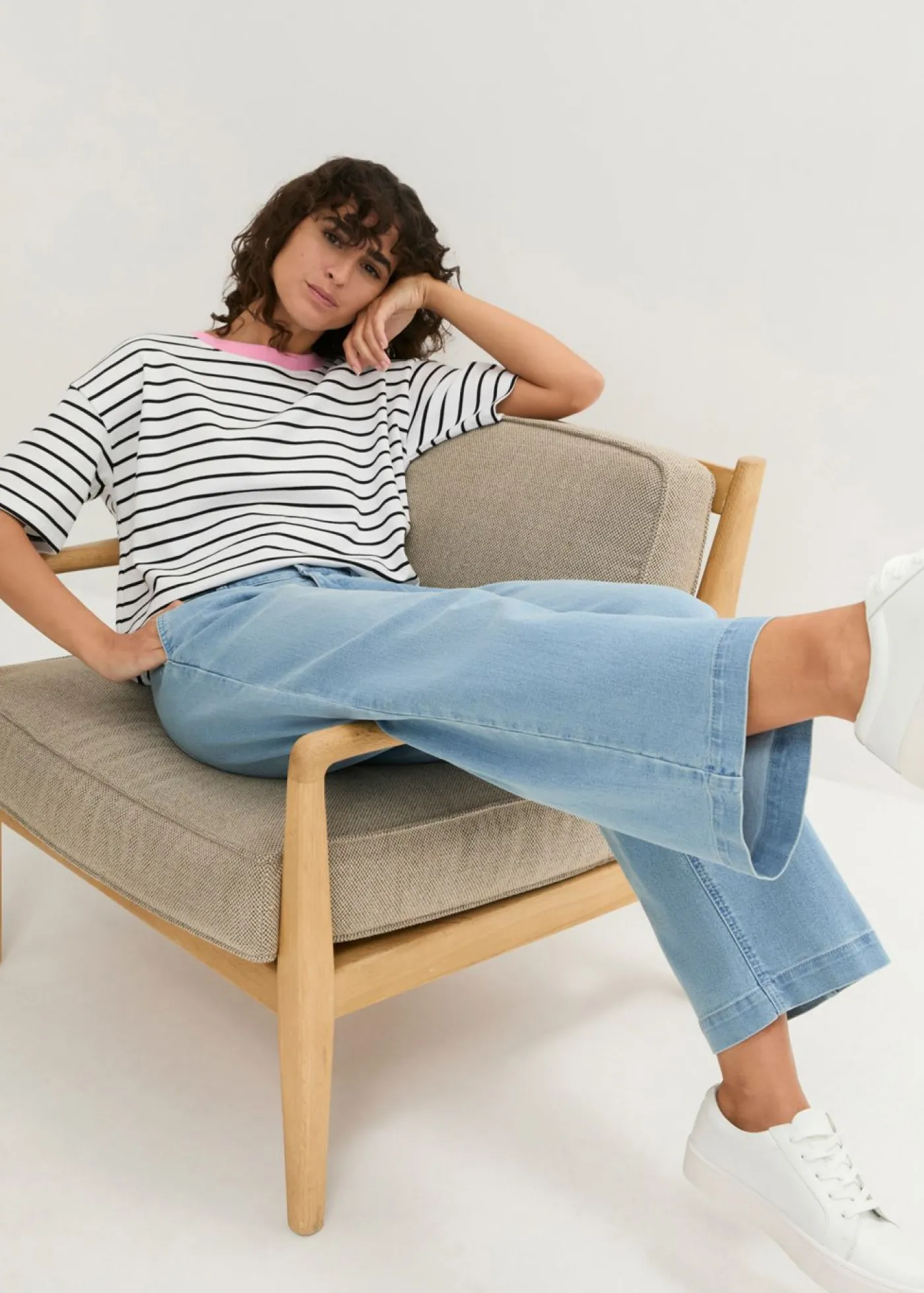 bonprix bonprix Vaqueros de pernera ancha, high waist, cintura cómoda Blanco lana
