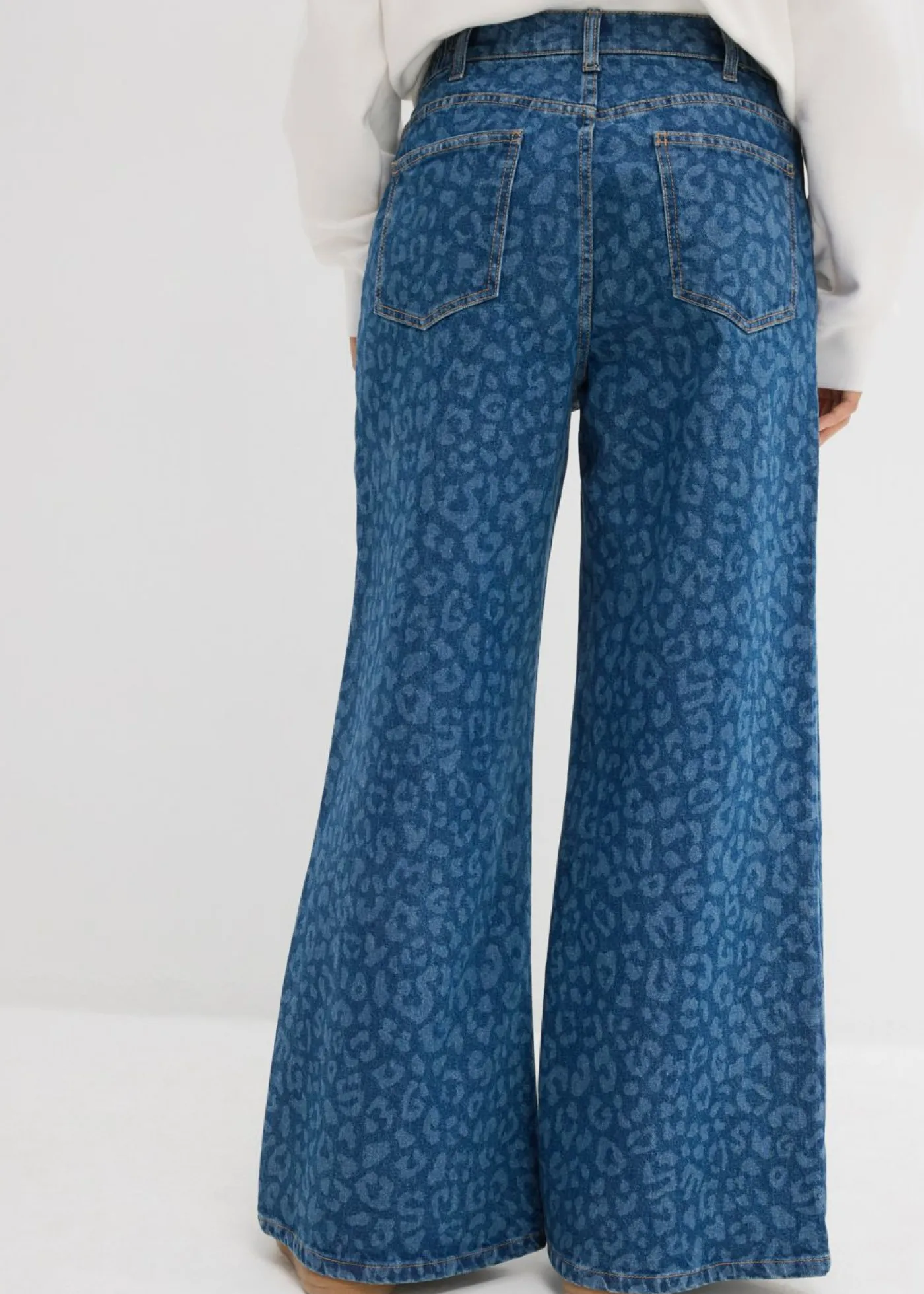 bonprix bonprix Vaqueros de pernera ancha, mid waist estampado leo azul piedra Hot