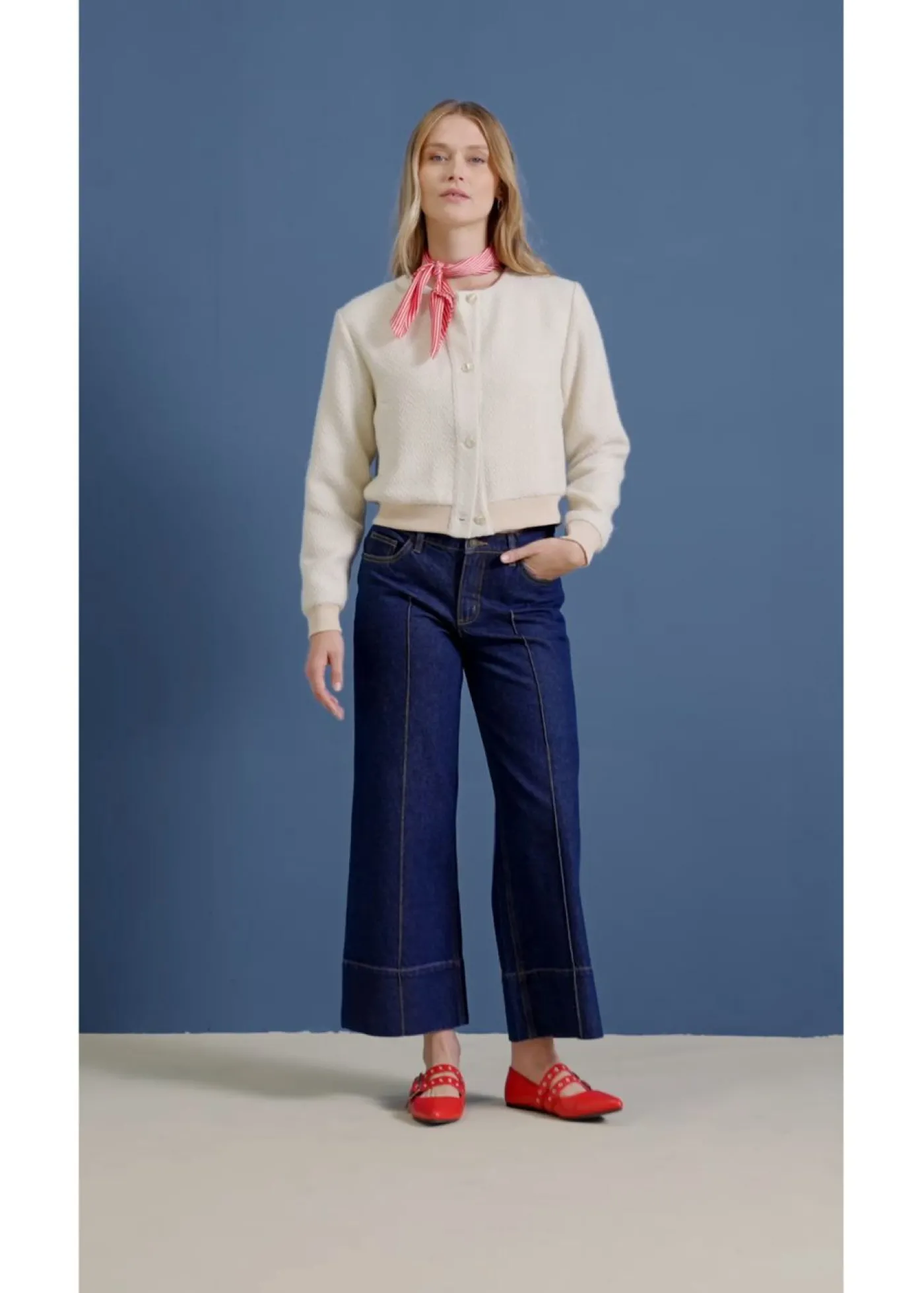 bonprix bonprix Vaqueros de pierna ancha, tiro medio y largo acortado Azul oscuro denim