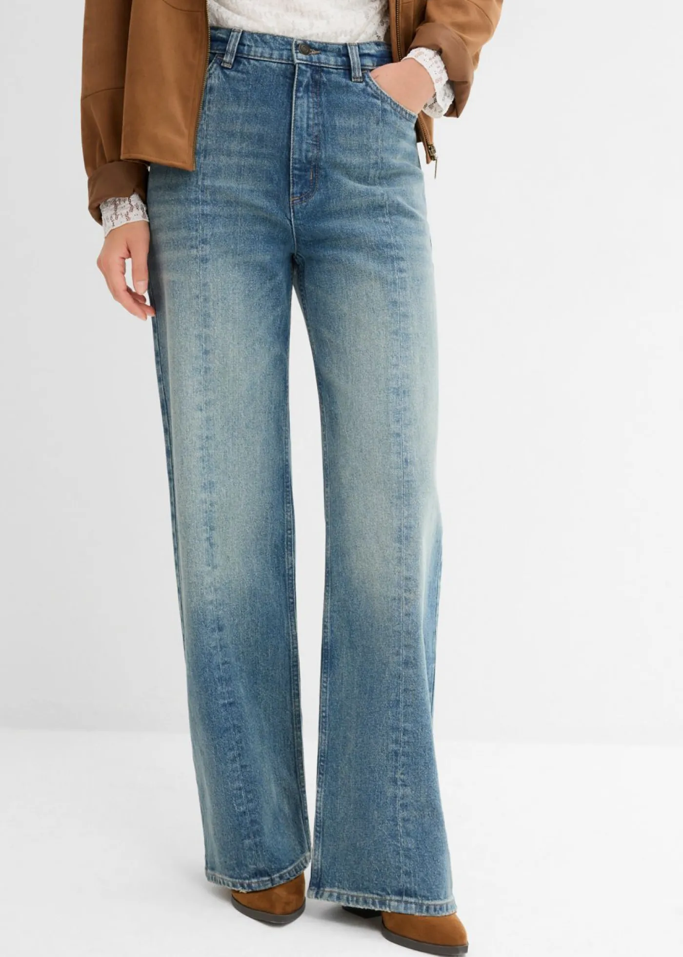 bonprix bonprix Vaqueros elásticos con corte holgado, talle alto y diseño recto azul claro denim usado New