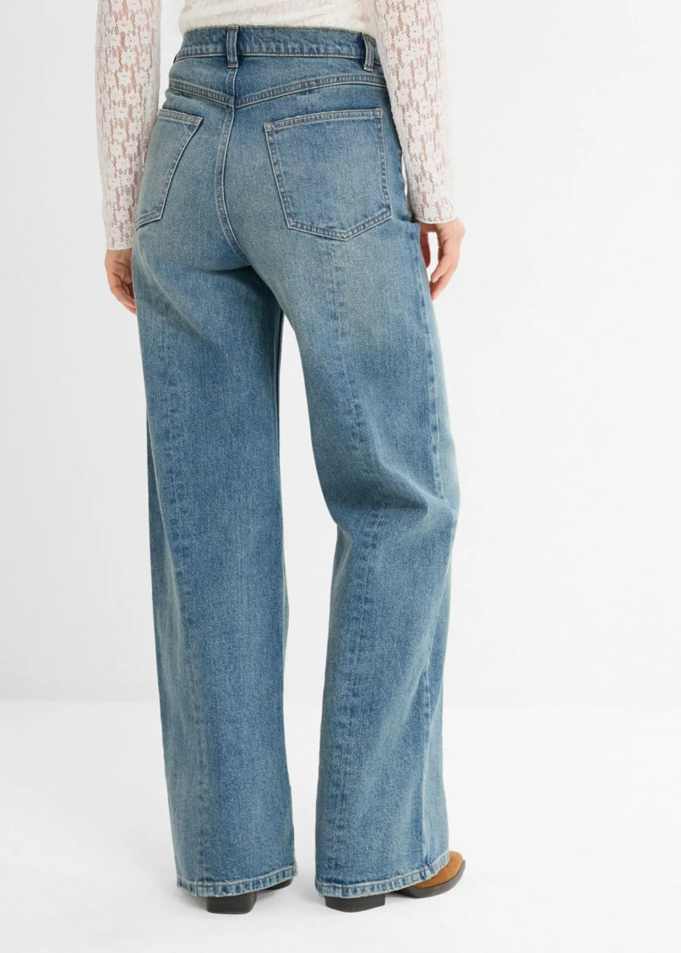bonprix bonprix Vaqueros elásticos con corte holgado, talle alto y diseño recto azul claro denim usado New