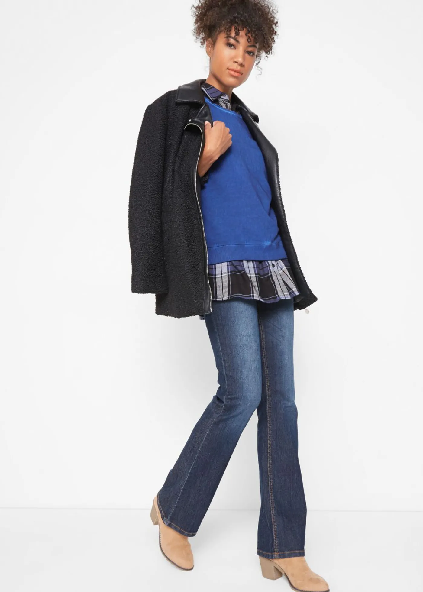 bonprix bonprix Vaqueros elásticos con corte bootcut y talle medio Azul marino desgastado Discount