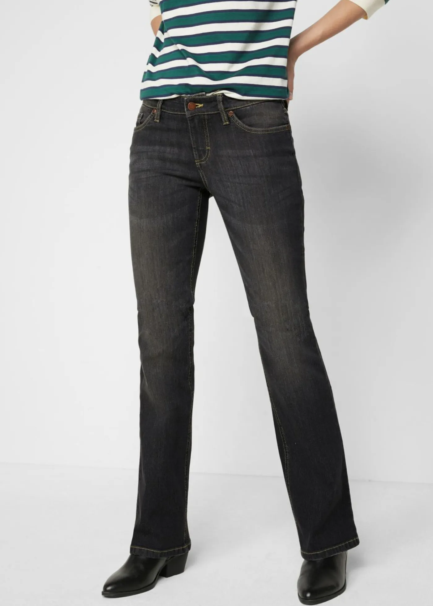 bonprix bonprix Vaqueros elásticos con corte bootcut y talle medio negro denim usado Clearance
