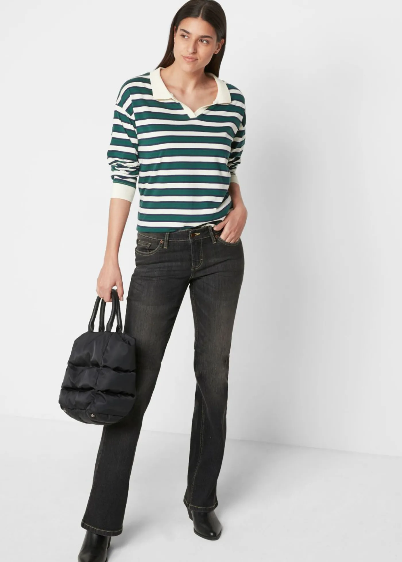 bonprix bonprix Vaqueros elásticos con corte bootcut y talle medio negro denim usado Clearance