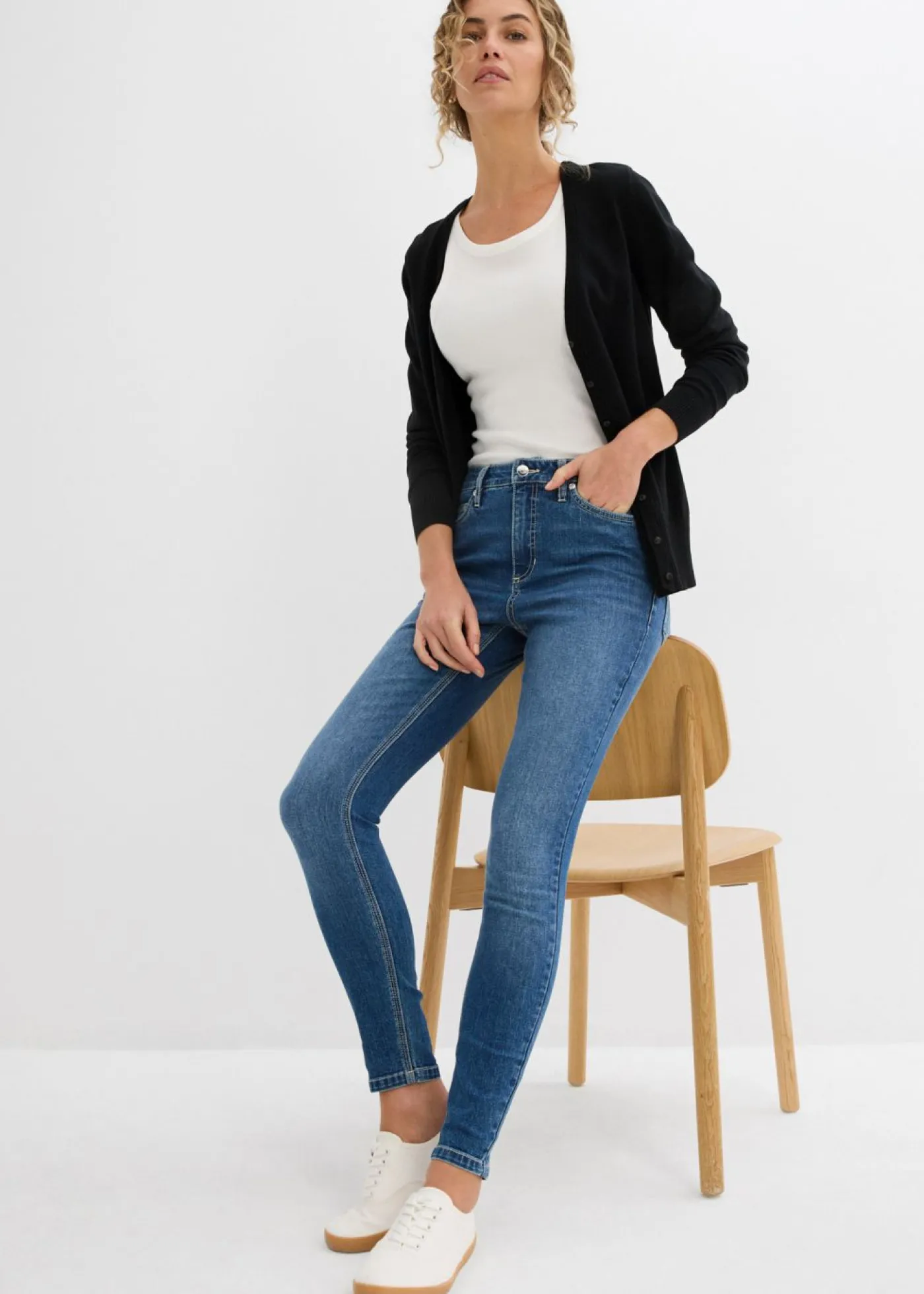 bonprix bonprix Vaqueros pitillo de tiro medio y corte cropped Azul piedra usado Best