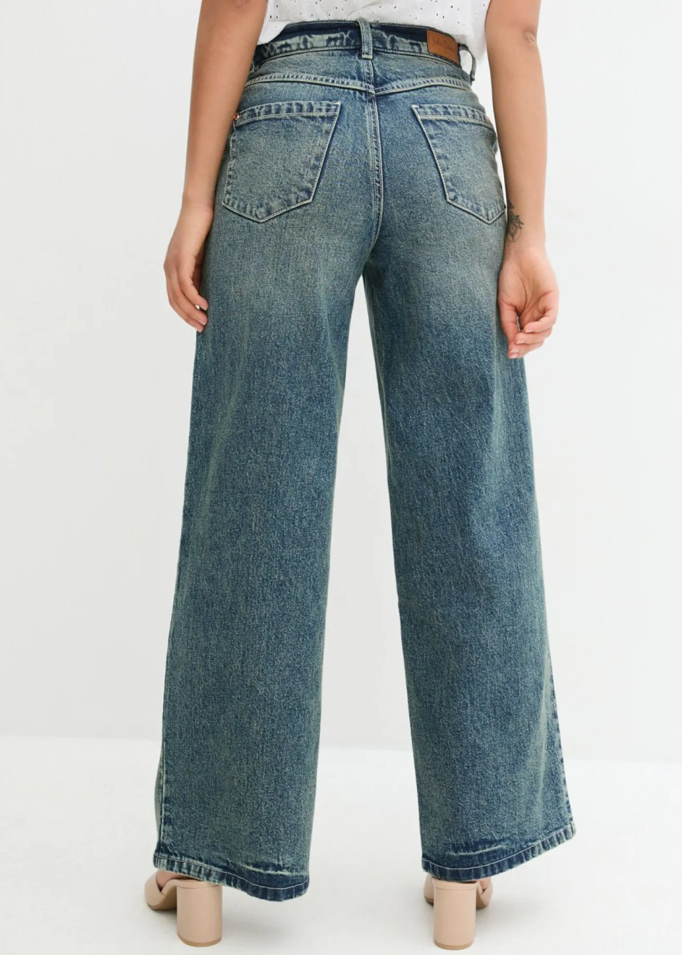 bonprix bonprix Vaqueros poco elásticos de pernera ancha y talle alto Denim desgastado Clearance