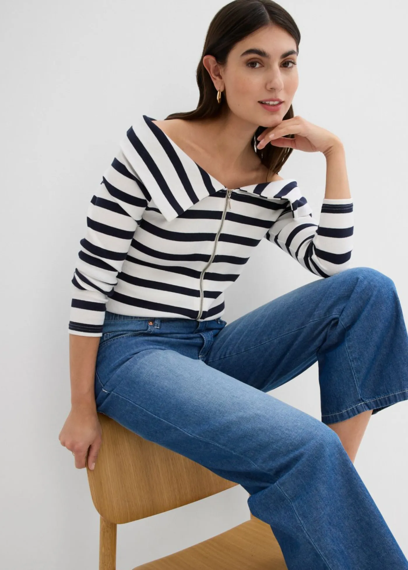 bonprix bonprix Vaqueros rectos con talle medio, cinturilla cómoda y material elástico Azul piedra usado Outlet