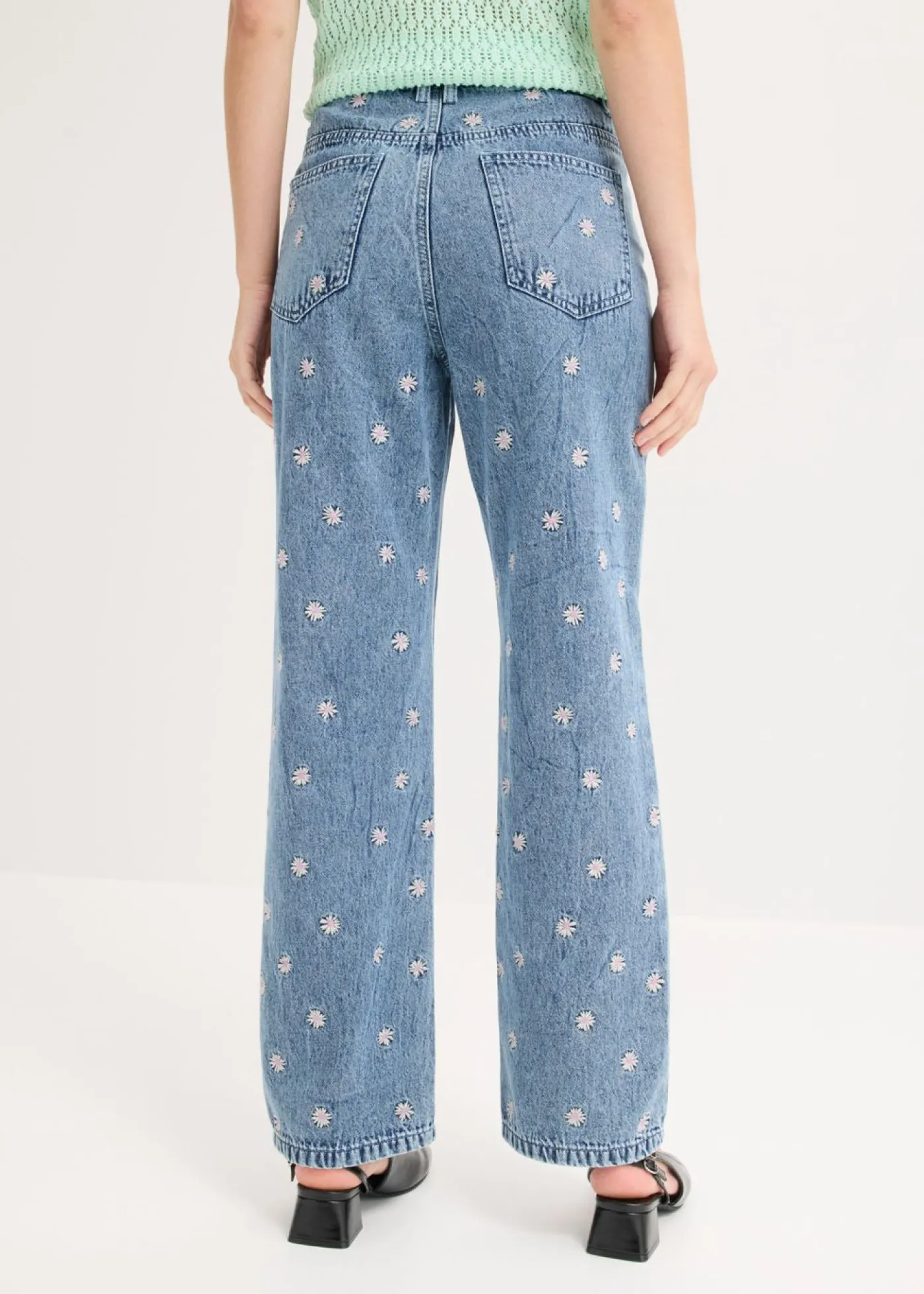 bonprix bonprix Vaqueros rectos de algodón con talle alto Denim claro desgastado Clearance