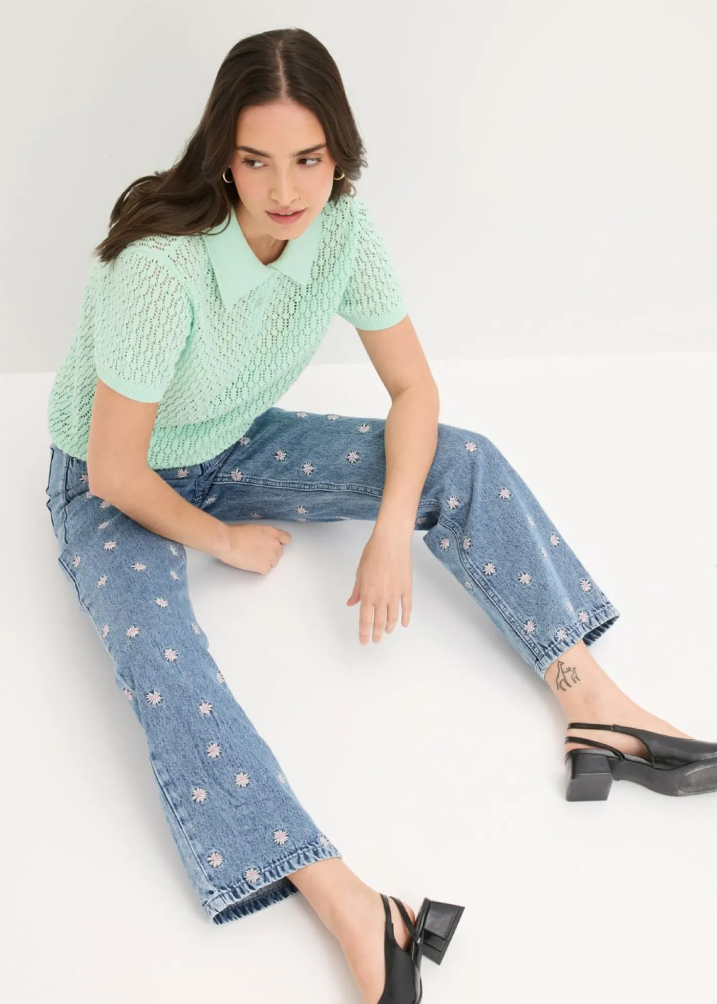 bonprix bonprix Vaqueros rectos de algodón con talle alto Denim claro desgastado Clearance