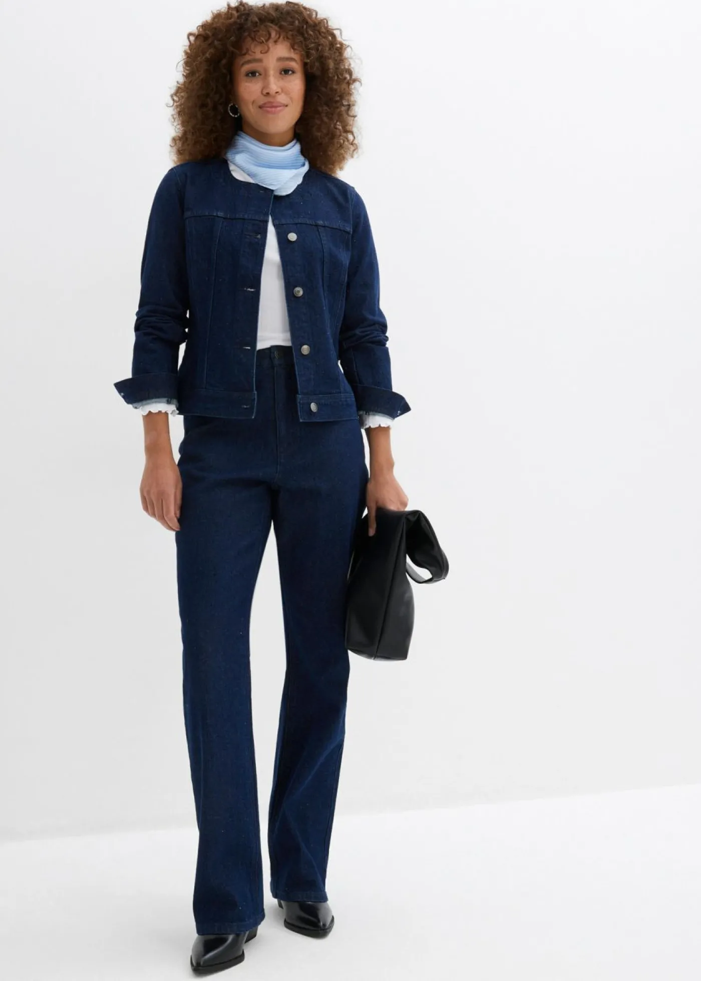 bonprix bonprix Vaqueros rectos de talle medio con corte holgado, cinturilla elástica y piedras brillantes Azul oscuro denim Hot