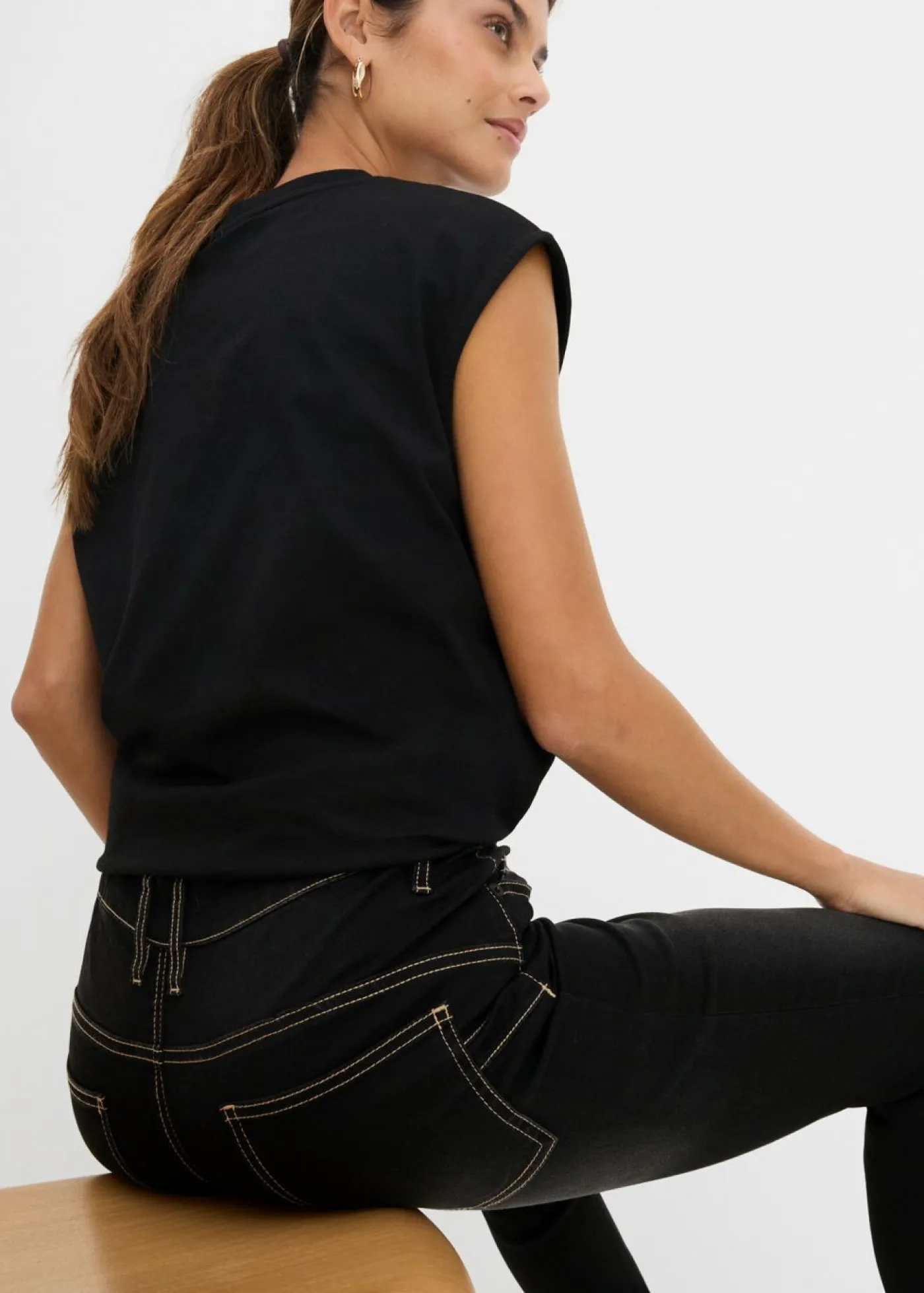 bonprix bonprix Vaqueros slim fit, high waist, súper elásticos Denim negro desgastado Hot