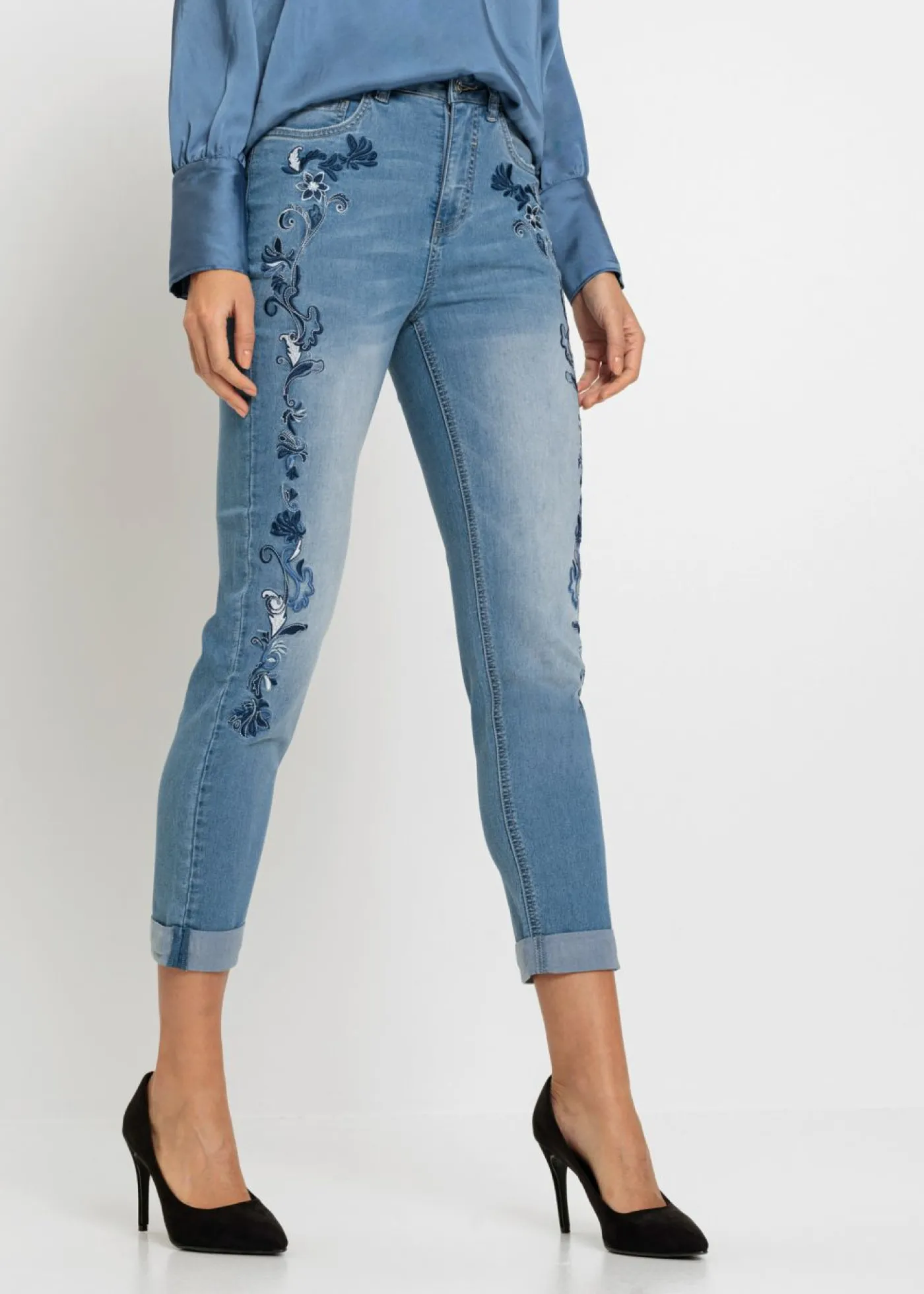 bonprix bonprix Vaqueros slim fit, mid waist, cropped Denim claro de flores New