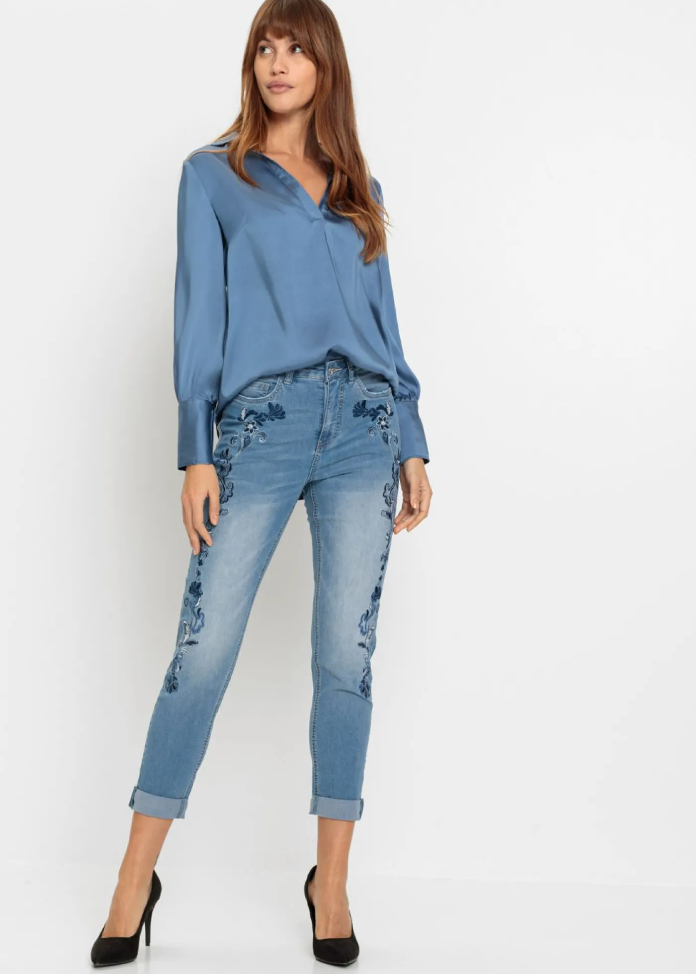 bonprix bonprix Vaqueros slim fit, mid waist, cropped Denim claro de flores New