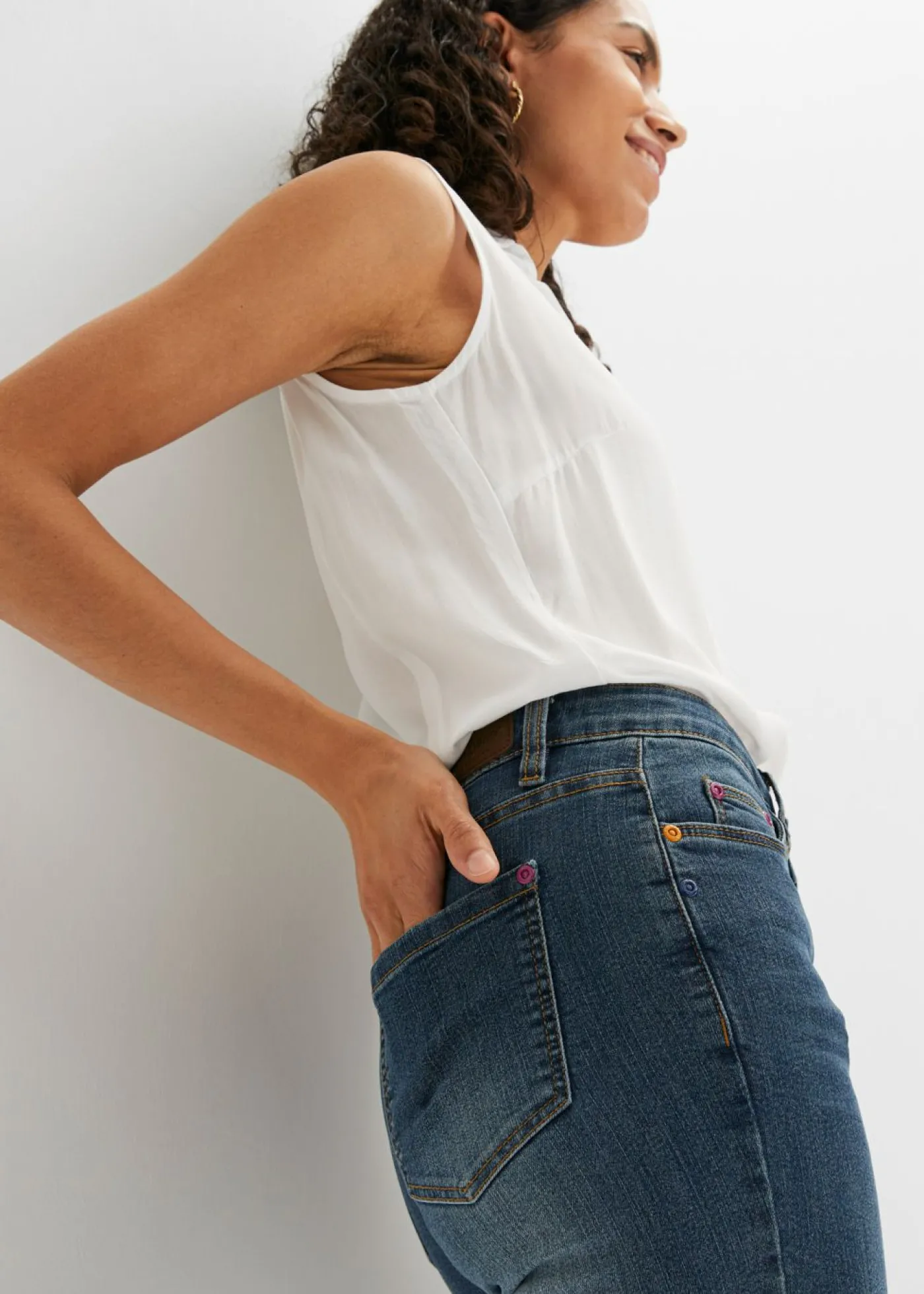 bonprix bonprix Vaqueros straight, mid waist, elásticos Azul marino desgastado Clearance