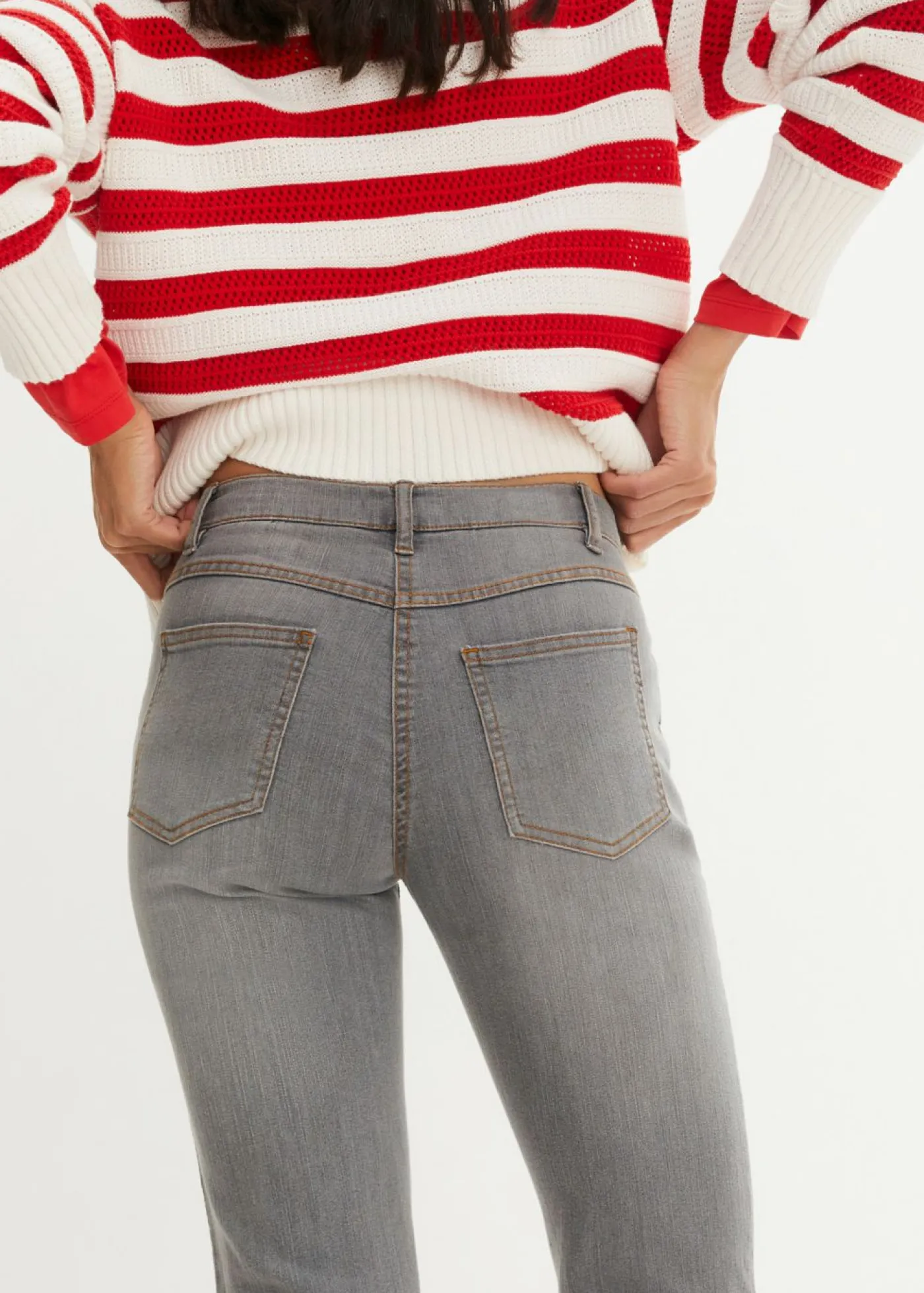 bonprix bonprix Vaqueros straight, mid waist, elásticos gris-desgastado Clearance