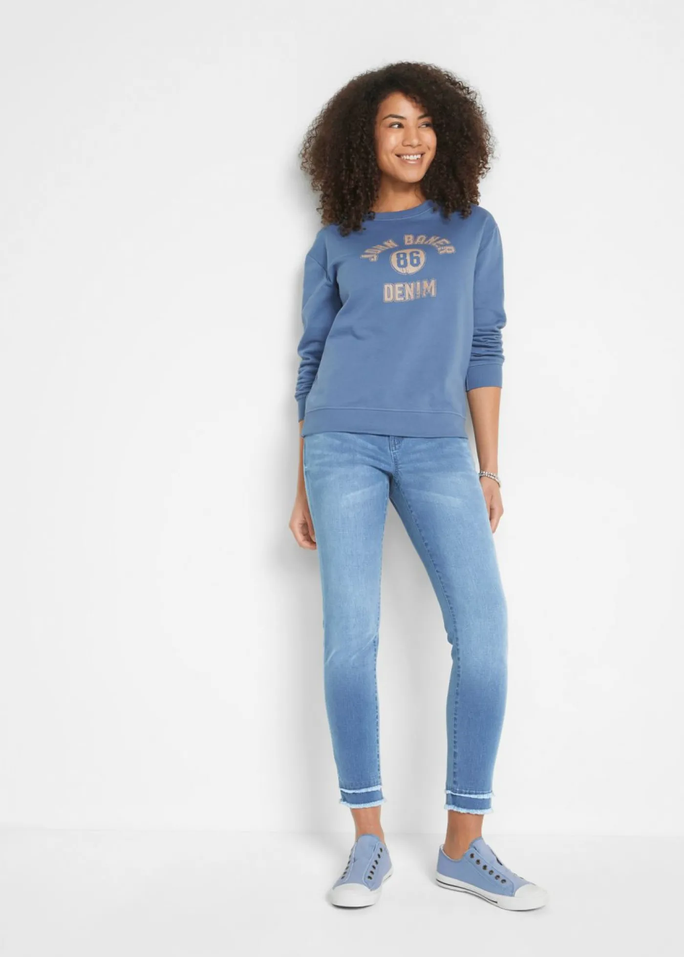 bonprix bonprix Vaqueros ultrasuaves de corte capri Denim claro desgastado Sale
