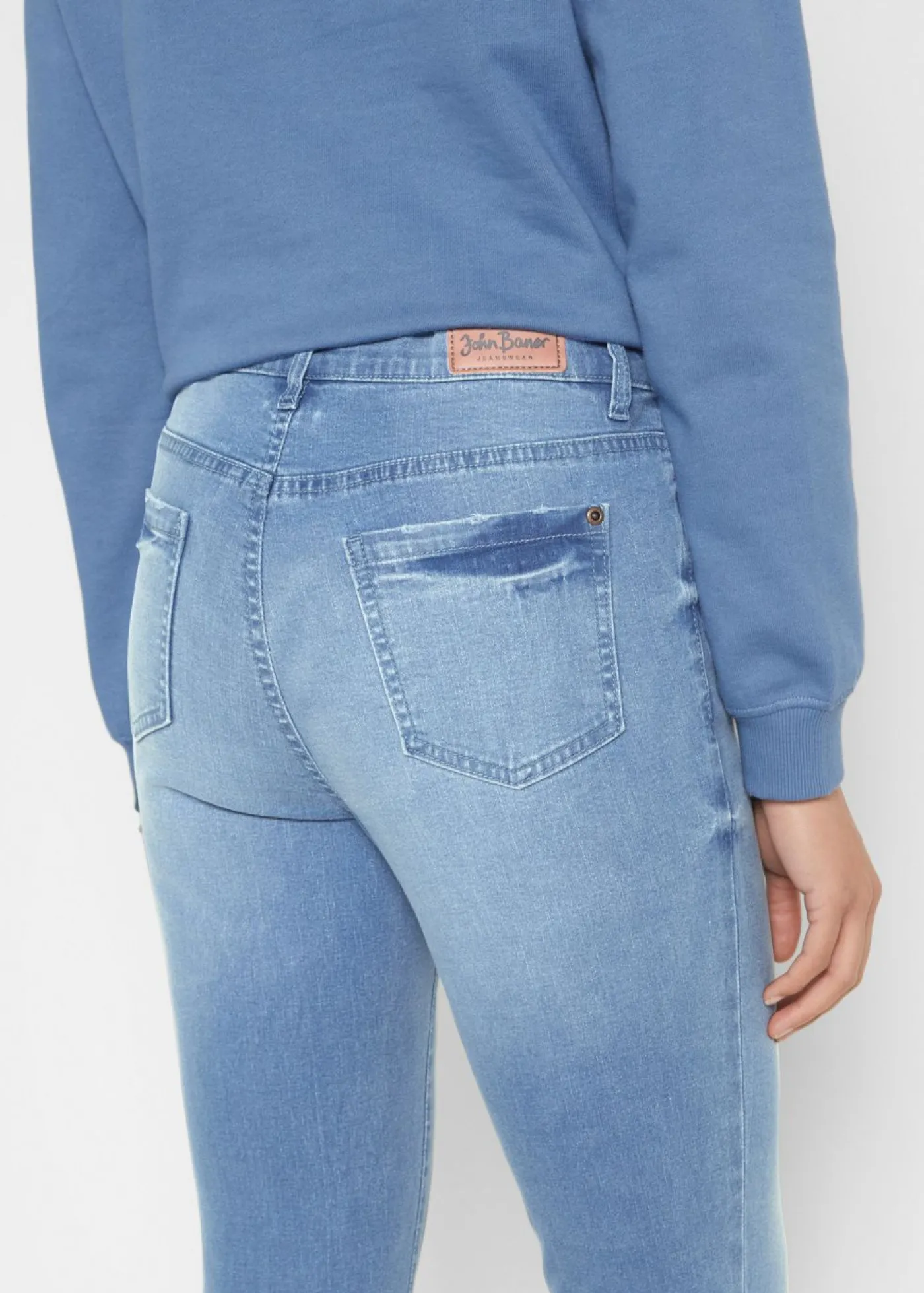 bonprix bonprix Vaqueros ultrasuaves de corte capri Denim claro desgastado Sale