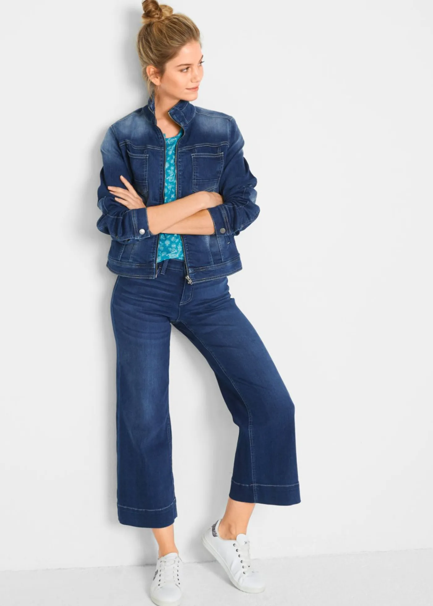 bonprix bonprix Vaqueros ultrasuaves de corte capri, culotte Azul desgastado Sale