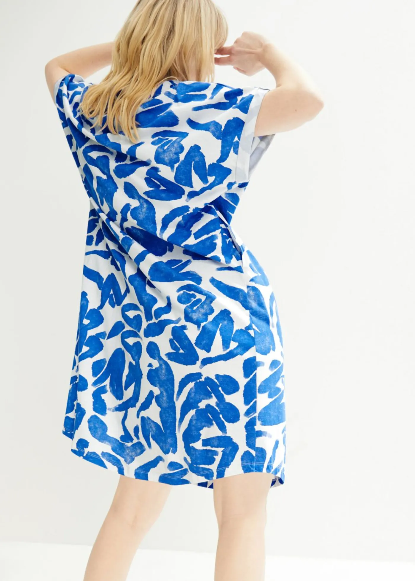 bonprix bonprix Vestido Azul zafiro-blanco estampado Online